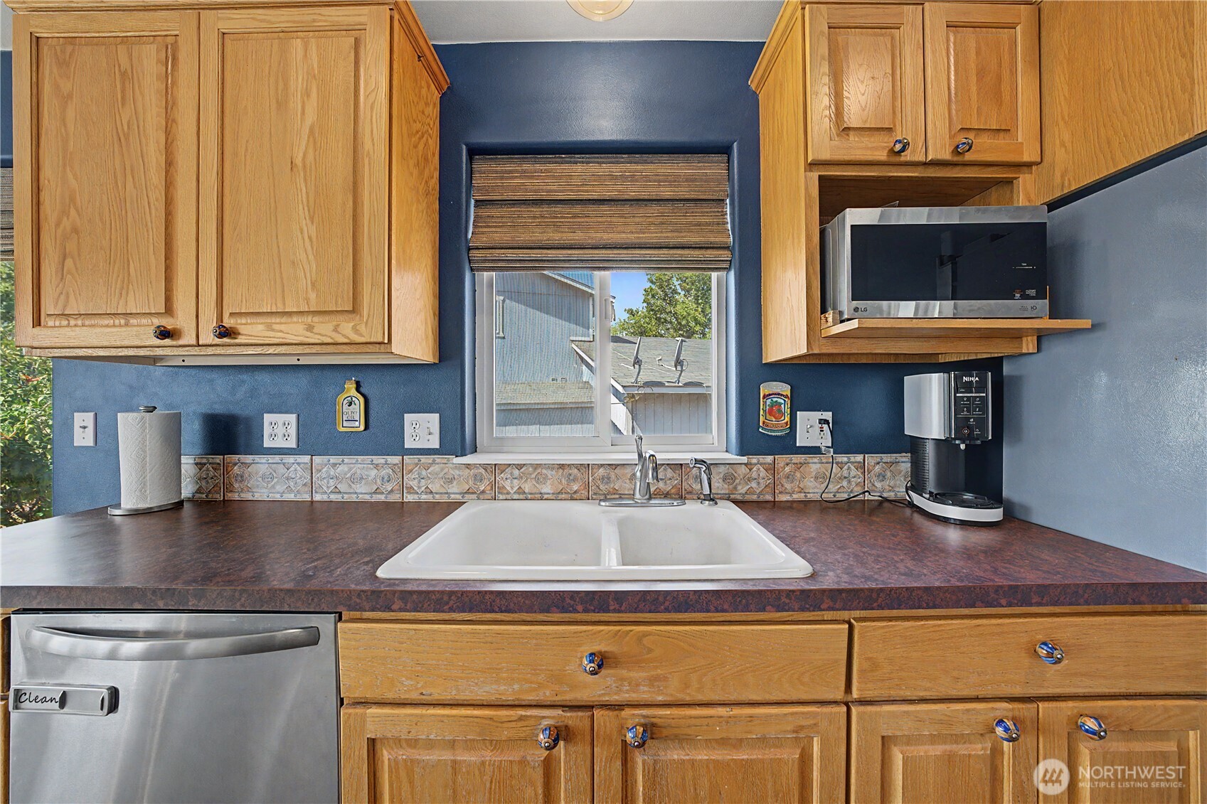 909 W Windrose Drive Property Photo 10