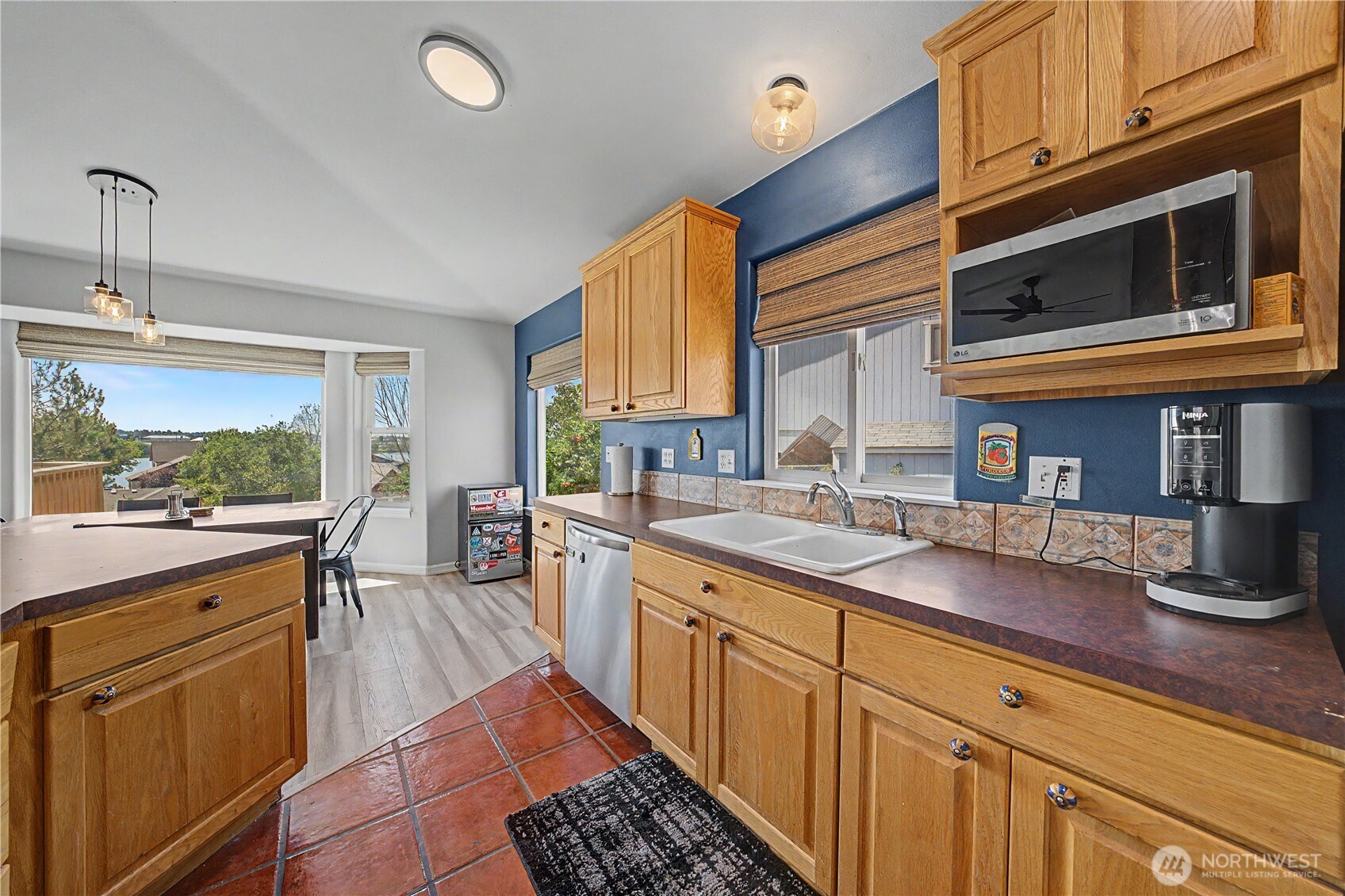 909 W Windrose Drive Property Photo 11