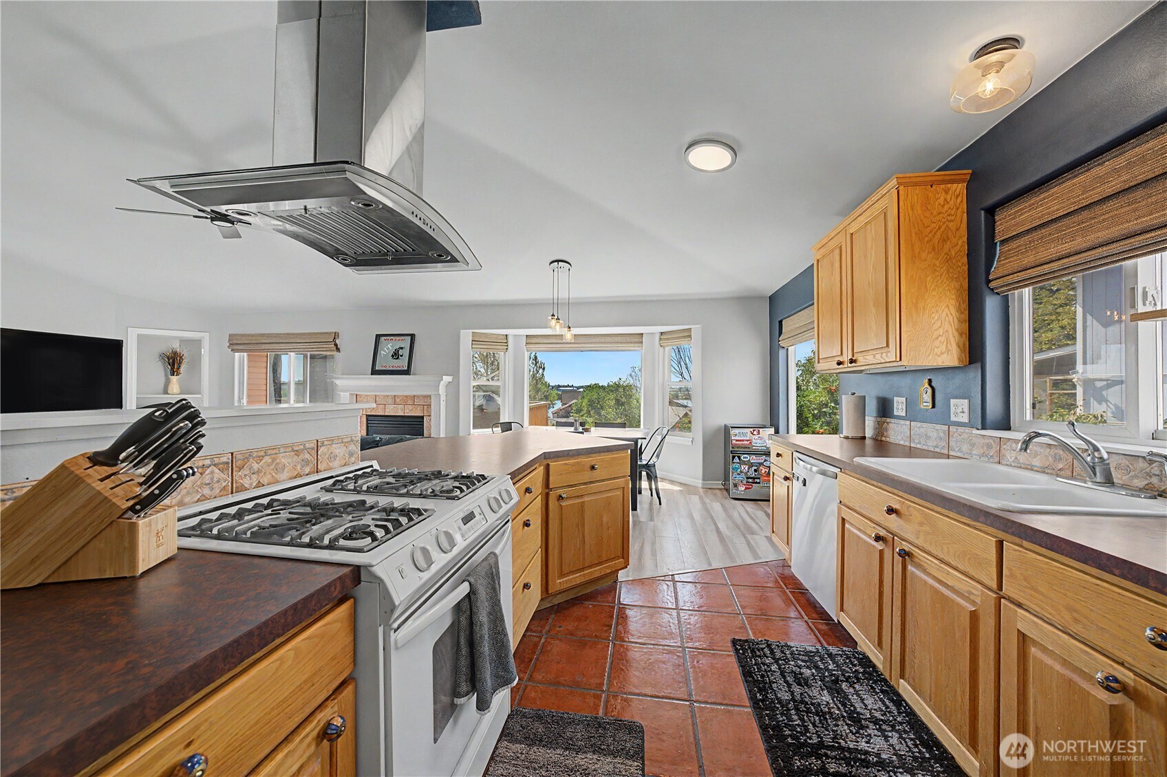 909 W Windrose Drive Property Photo 13