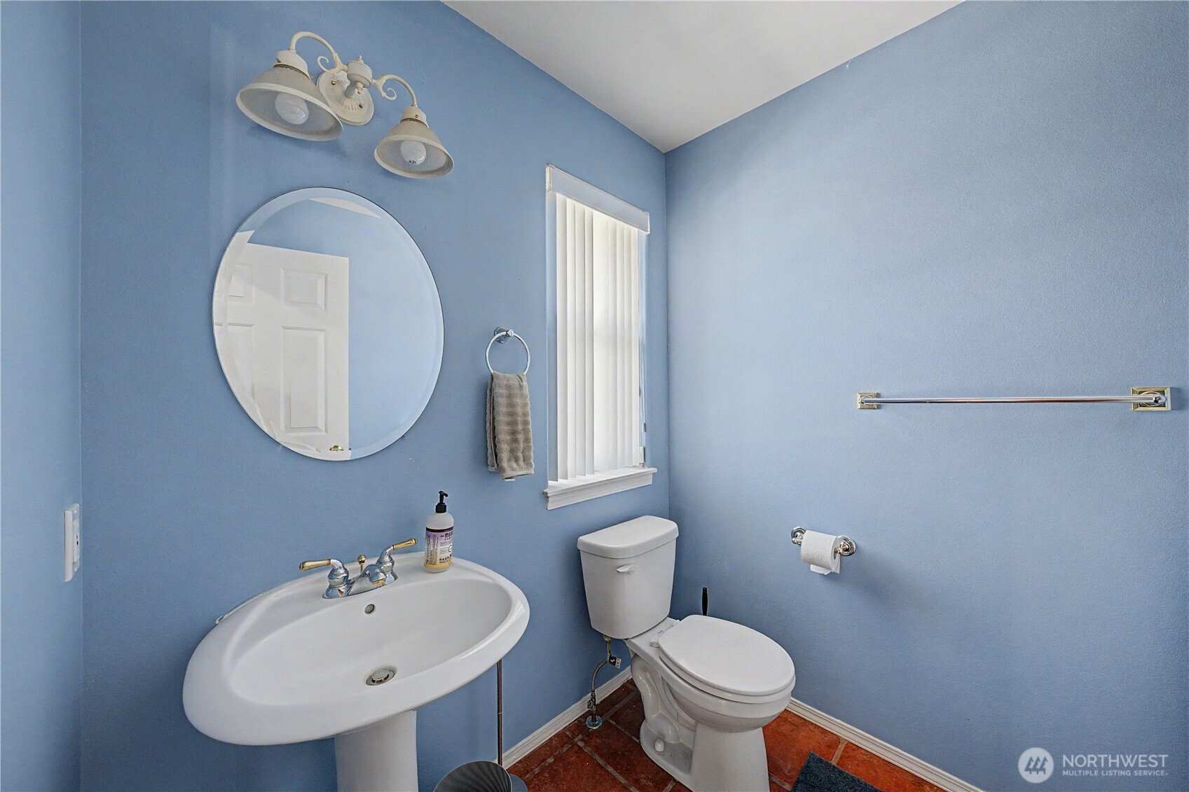 909 W Windrose Drive Property Photo 23