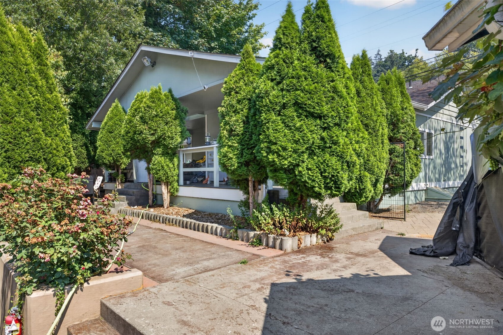 18701 Snohomish Avenue Property Photo 6
