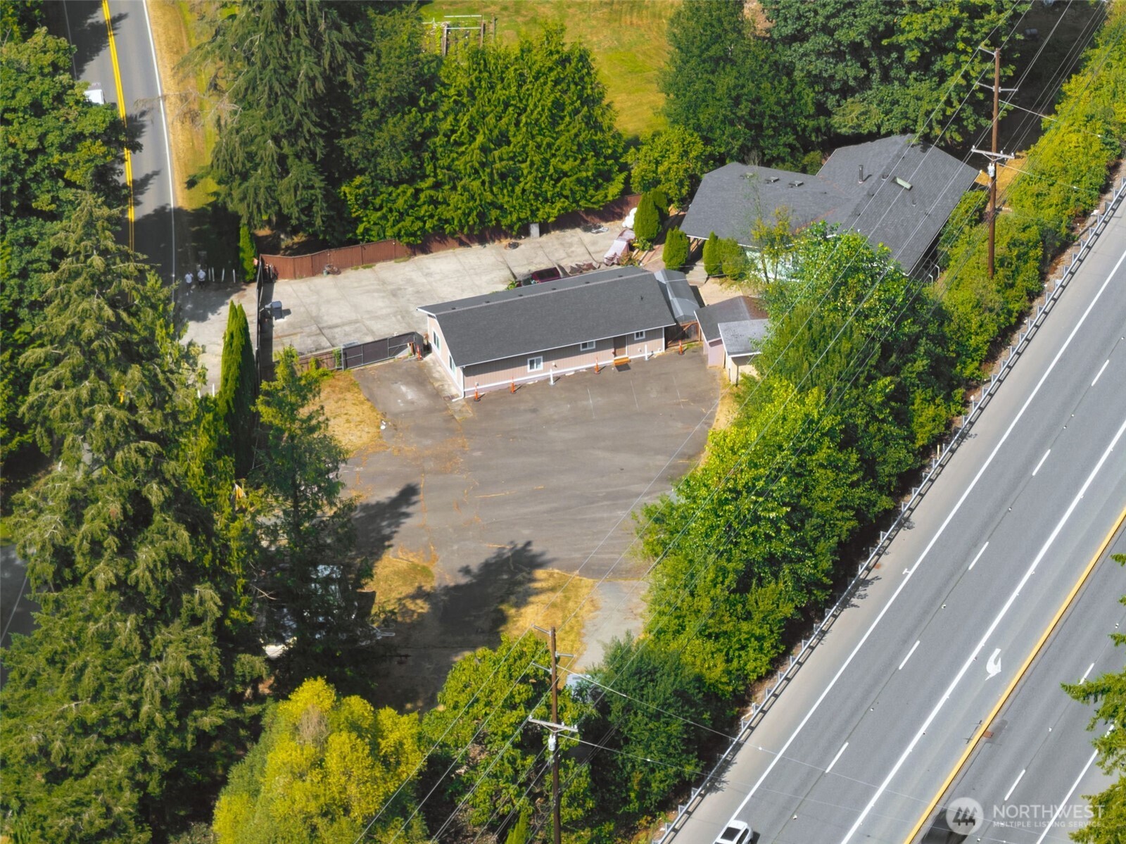 18701 Snohomish Avenue Property Photo 15