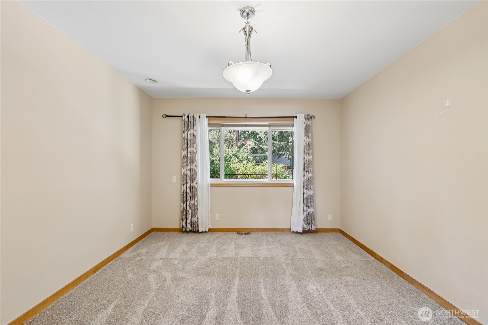 15816 84th Avenue Property Photo 13