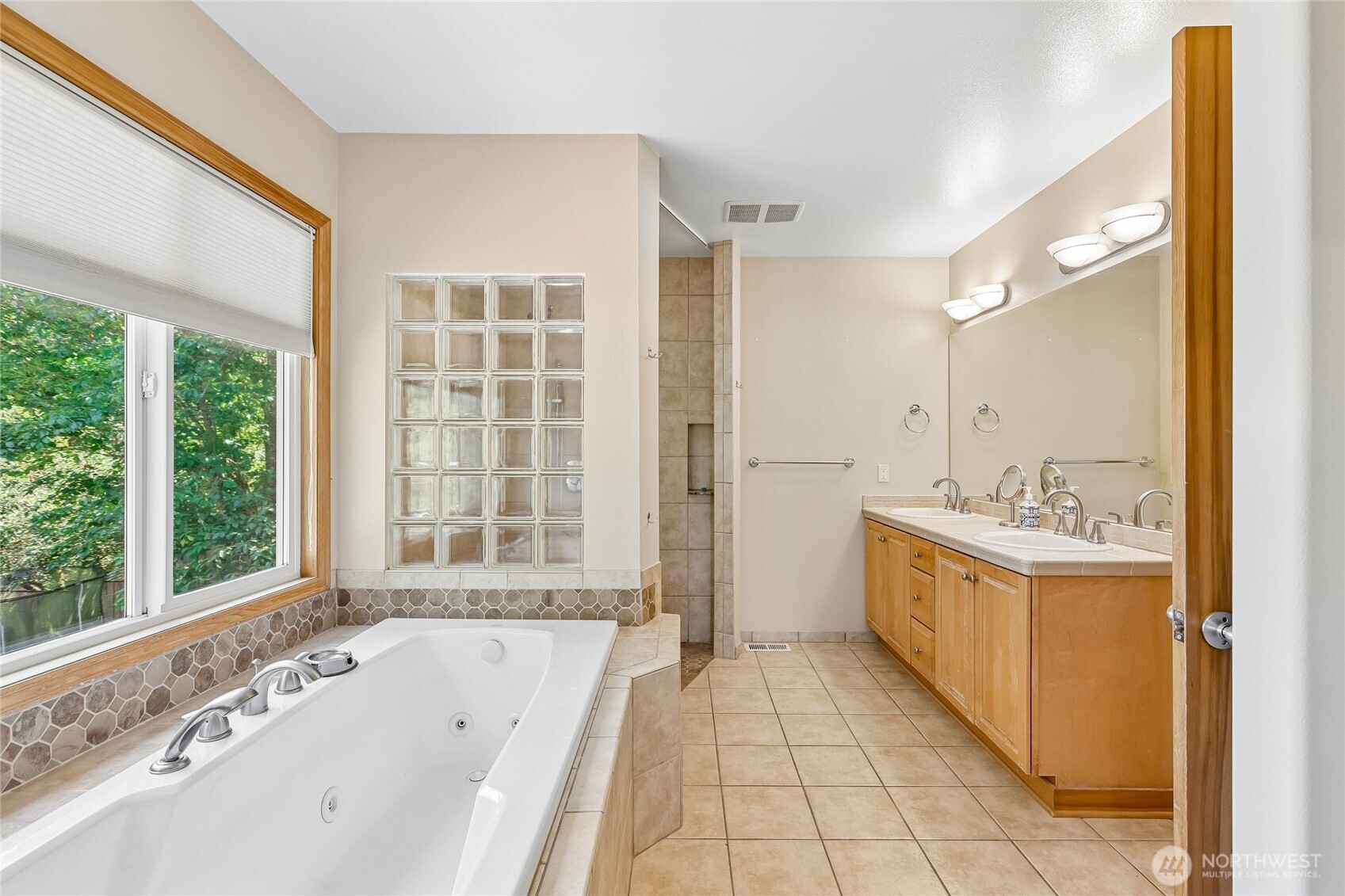 15816 84th Avenue Property Photo 19