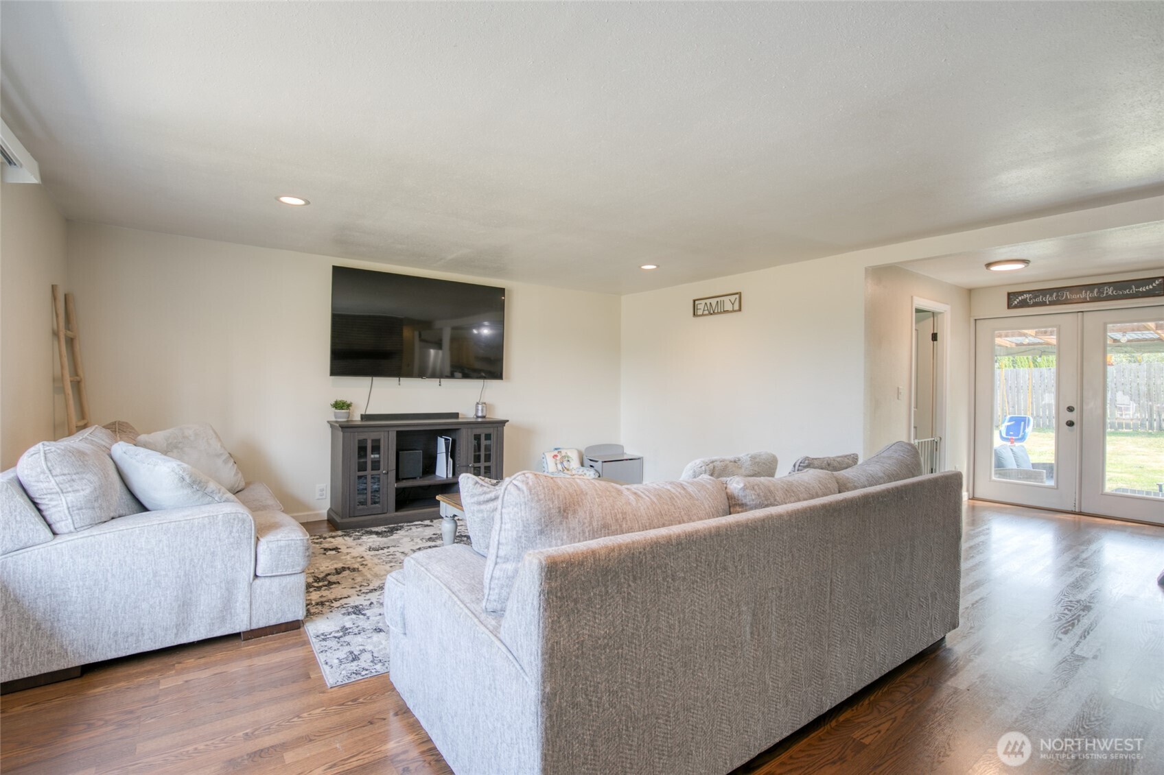 118 Alder Drive Property Photo 17