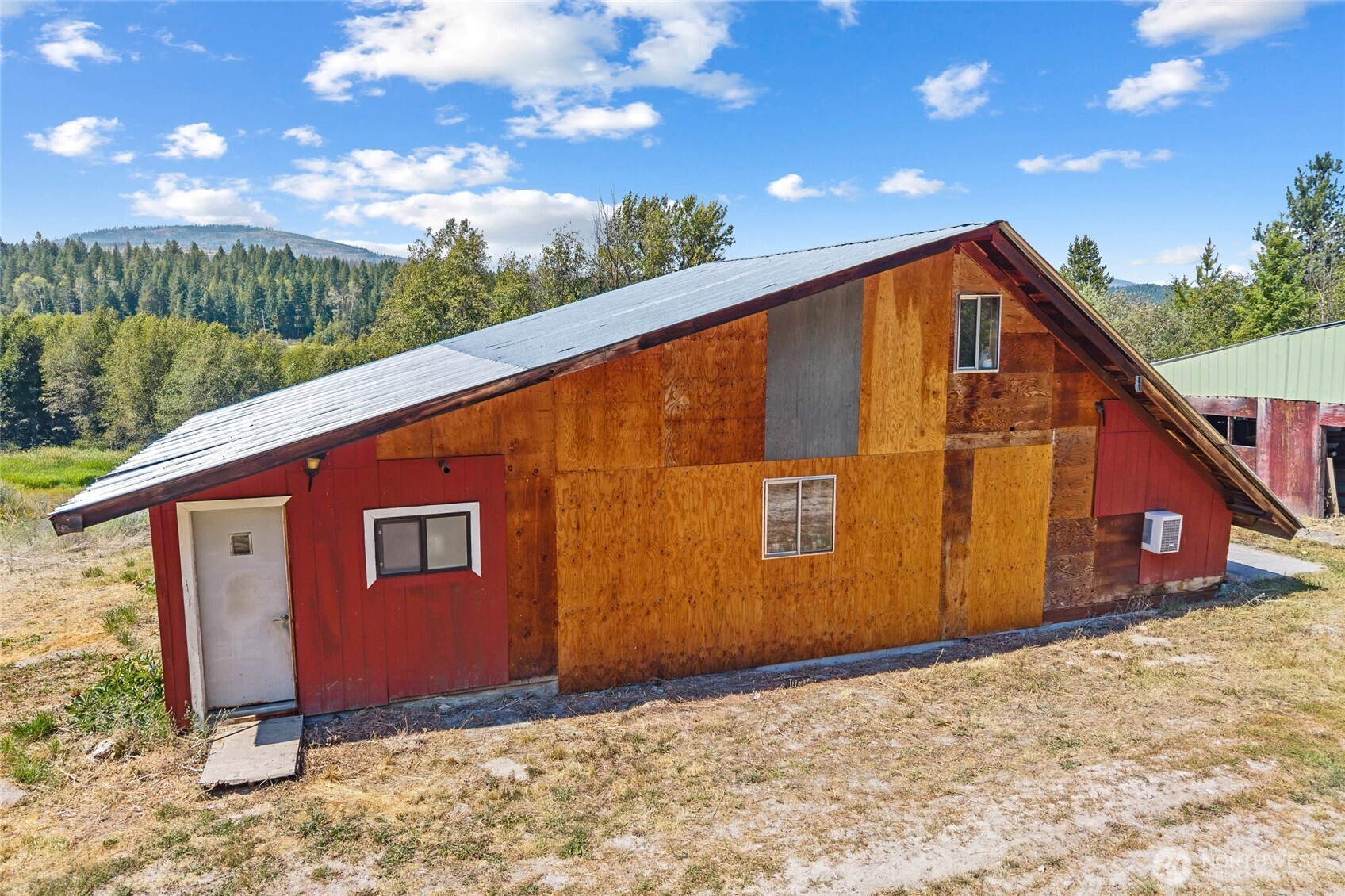 1622 I Clugston Onion Creek Road Property Photo 3