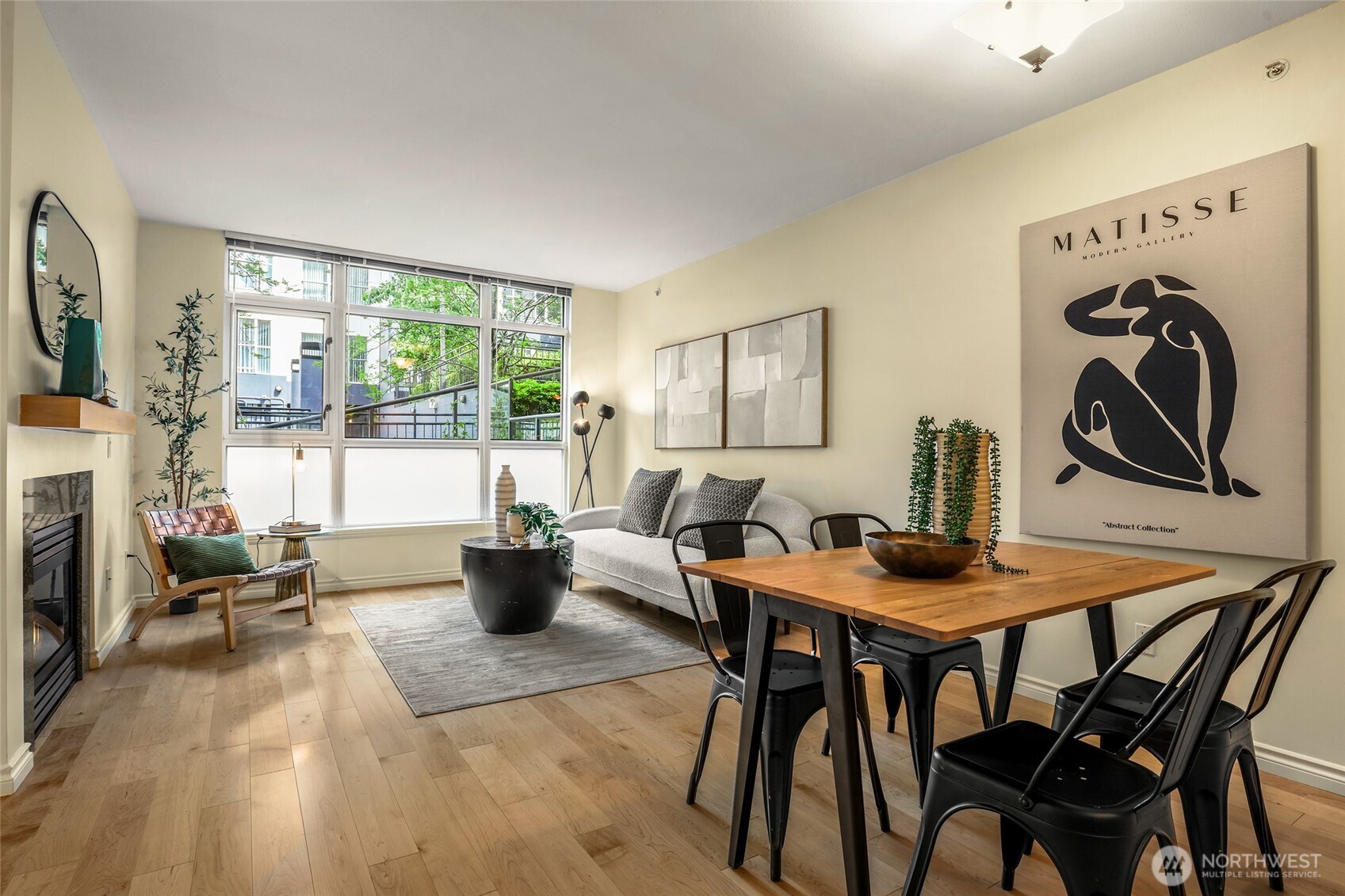 1420 Terry Avenue 304 Property Photo 6