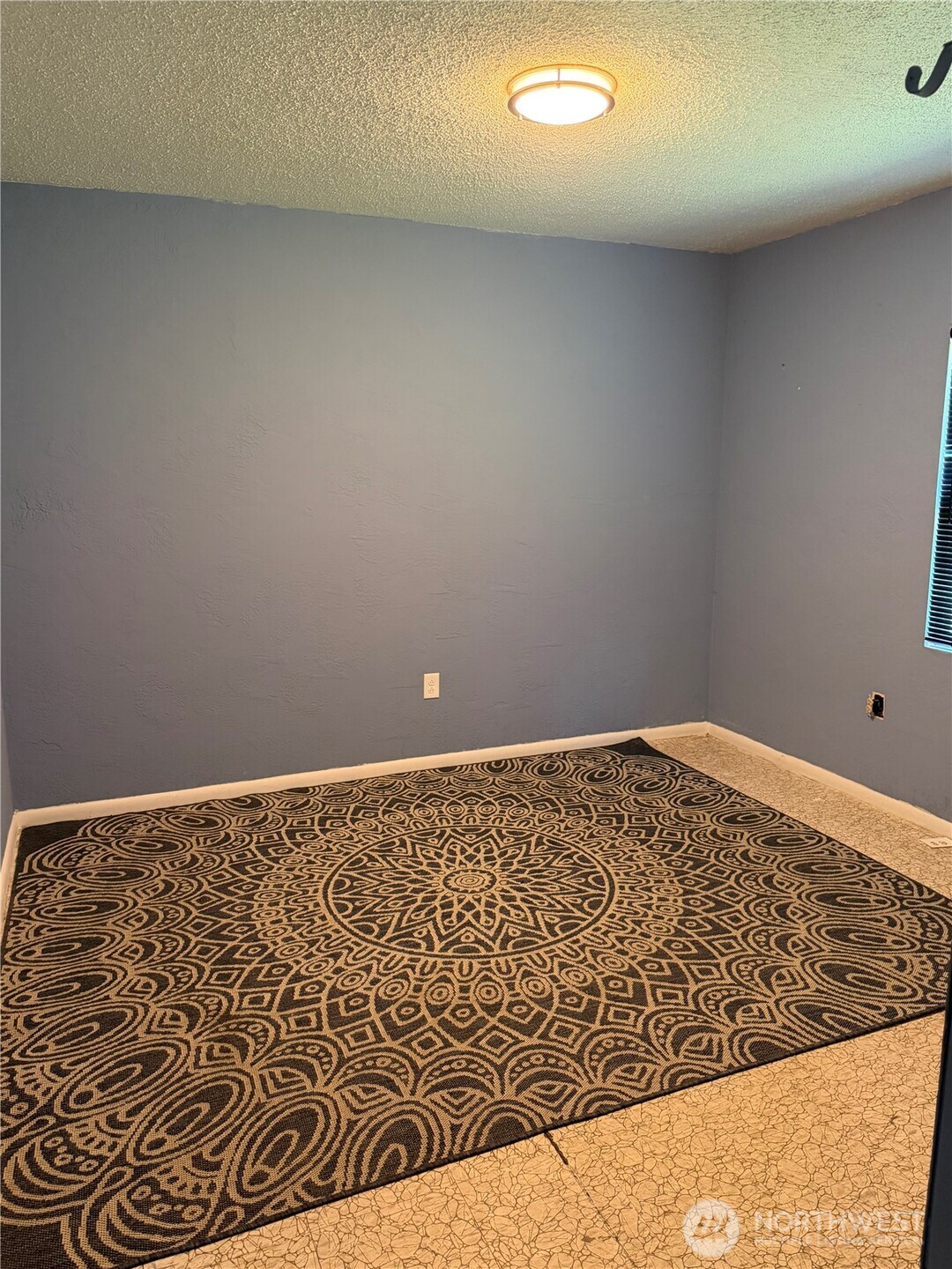 915 Thomas Street Property Photo 11