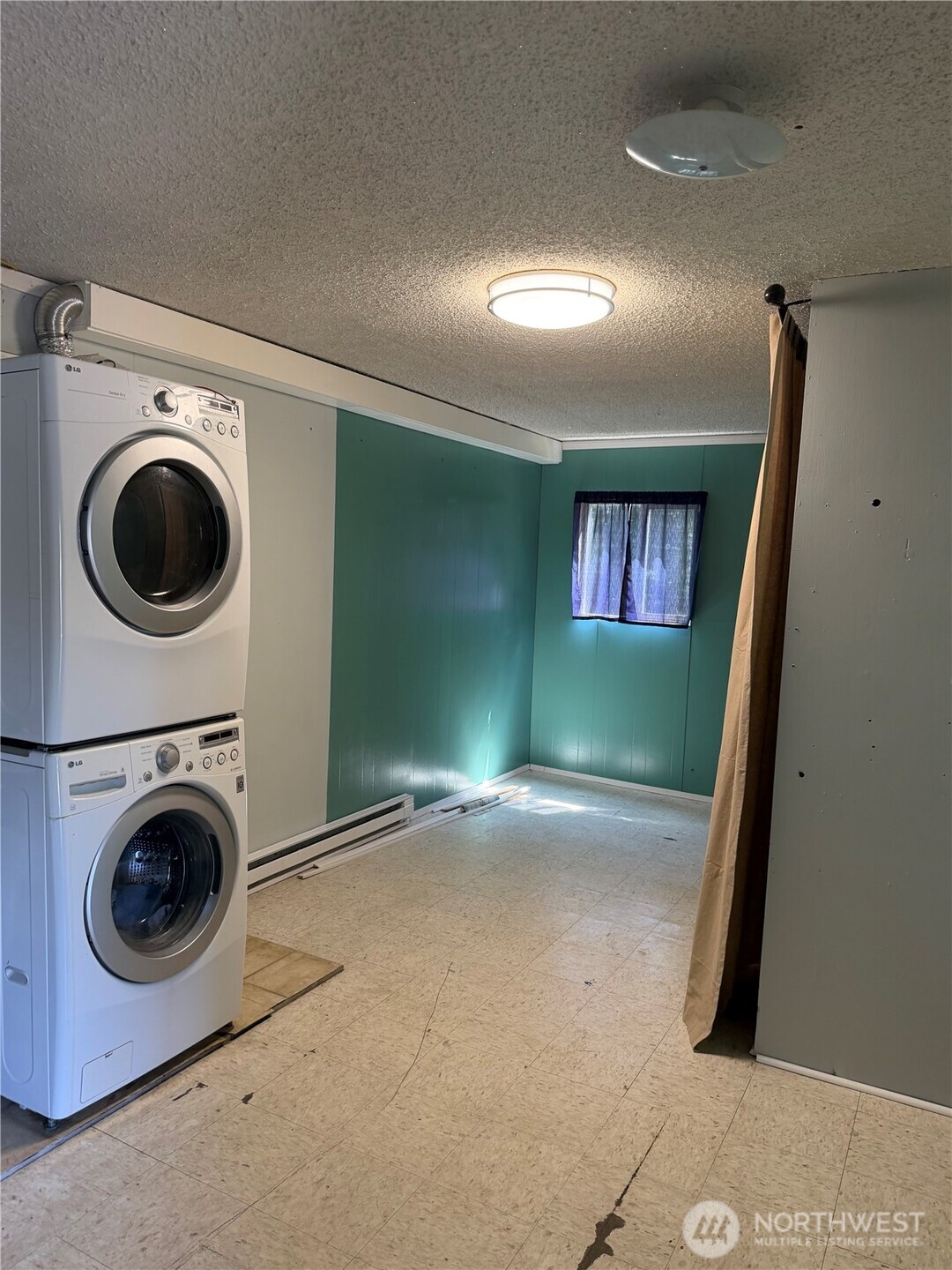 915 Thomas Street Property Photo 21