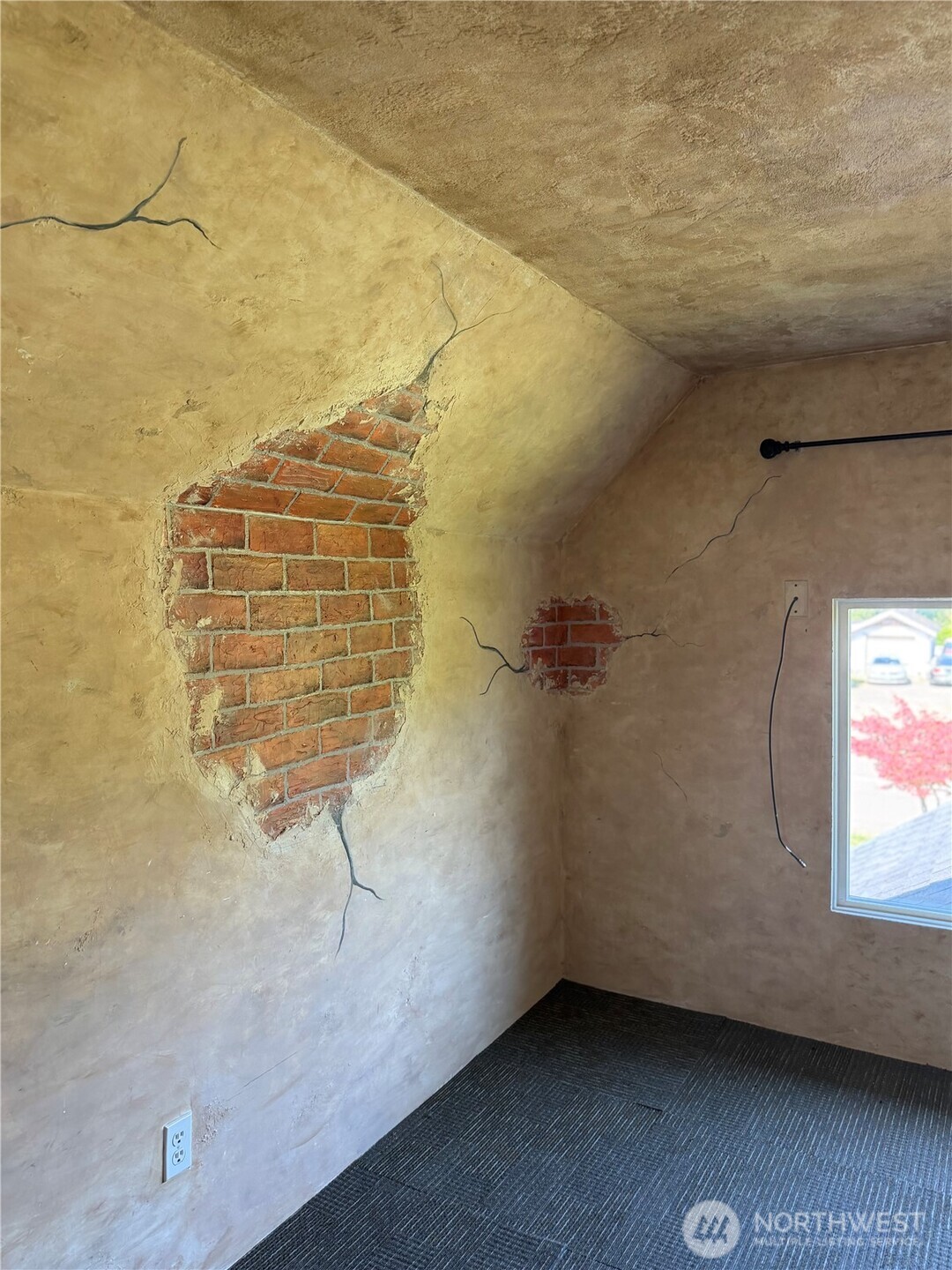 915 Thomas Street Property Photo 25