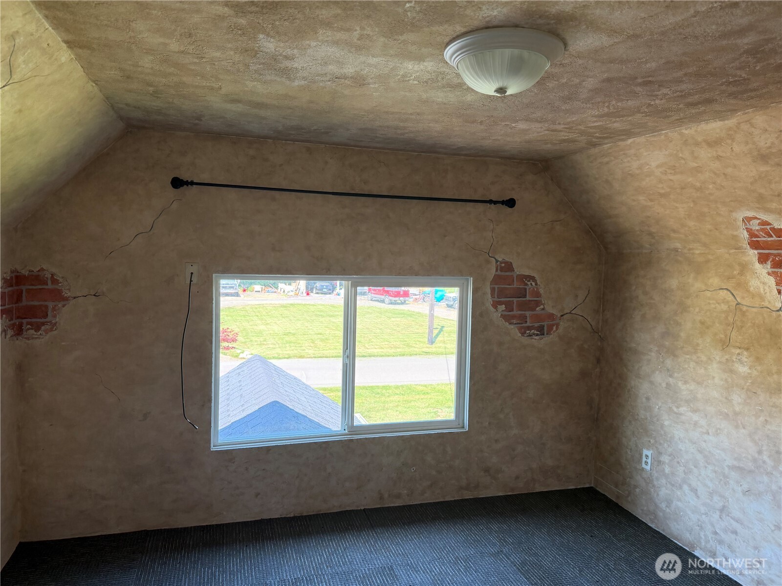 915 Thomas Street Property Photo 26