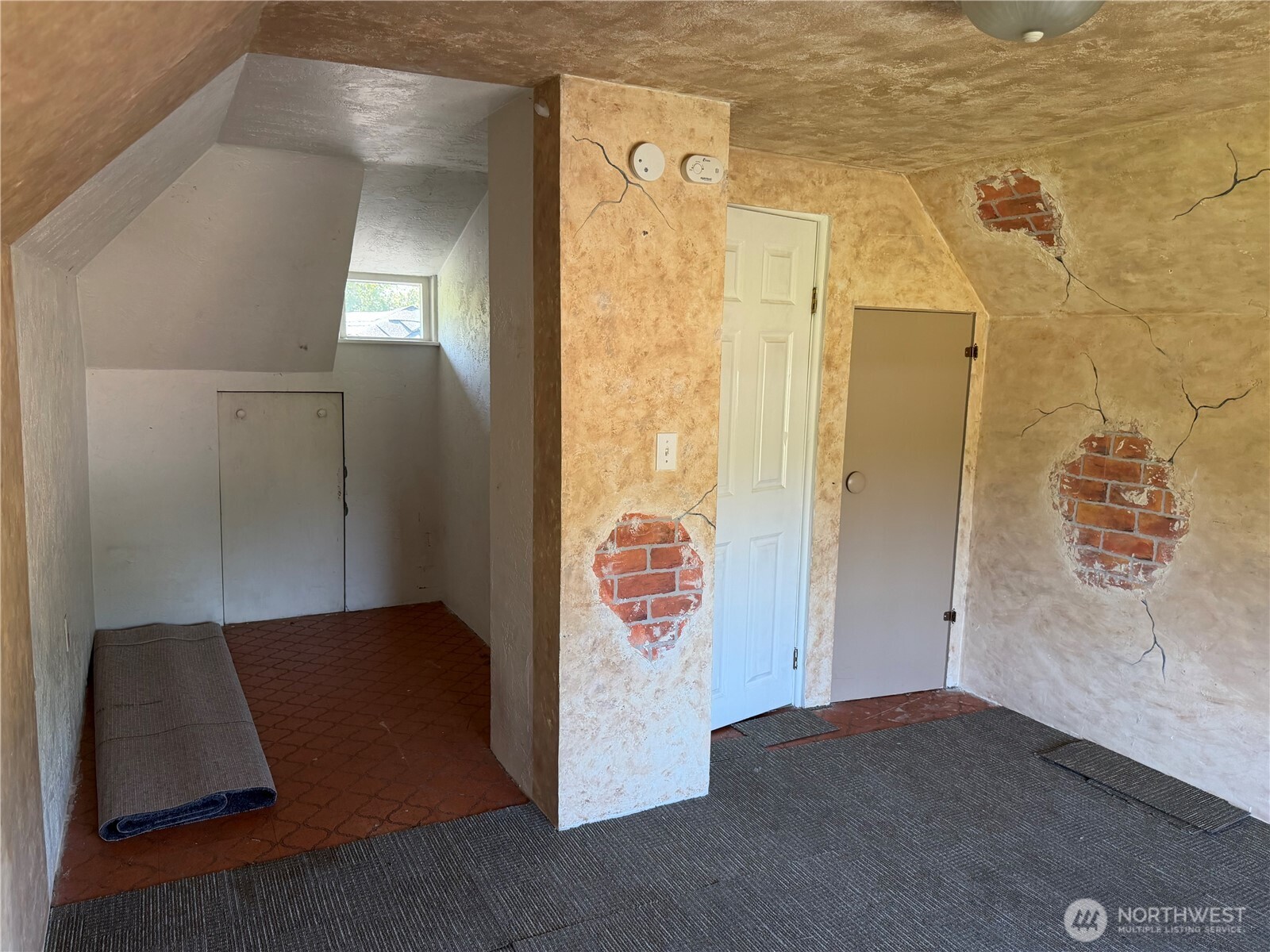 915 Thomas Street Property Photo 27