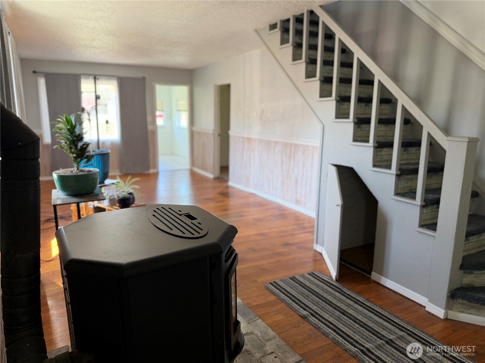915 Thomas Street Property Photo 29