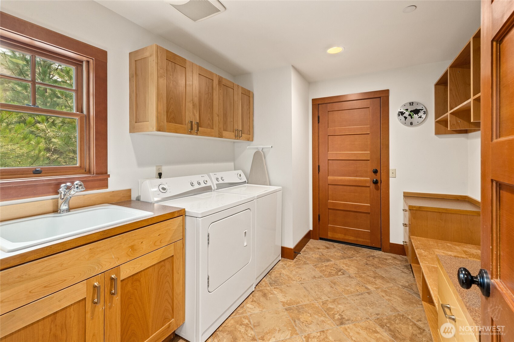 321 Equinox Drive Property Photo 31