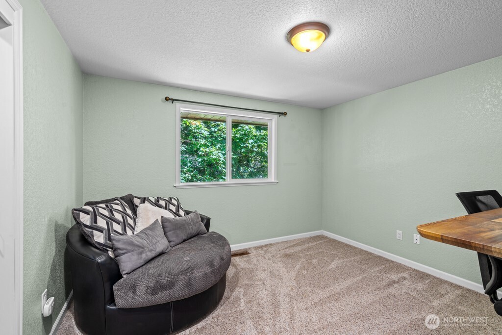 10429 34th Drive Property Photo 12