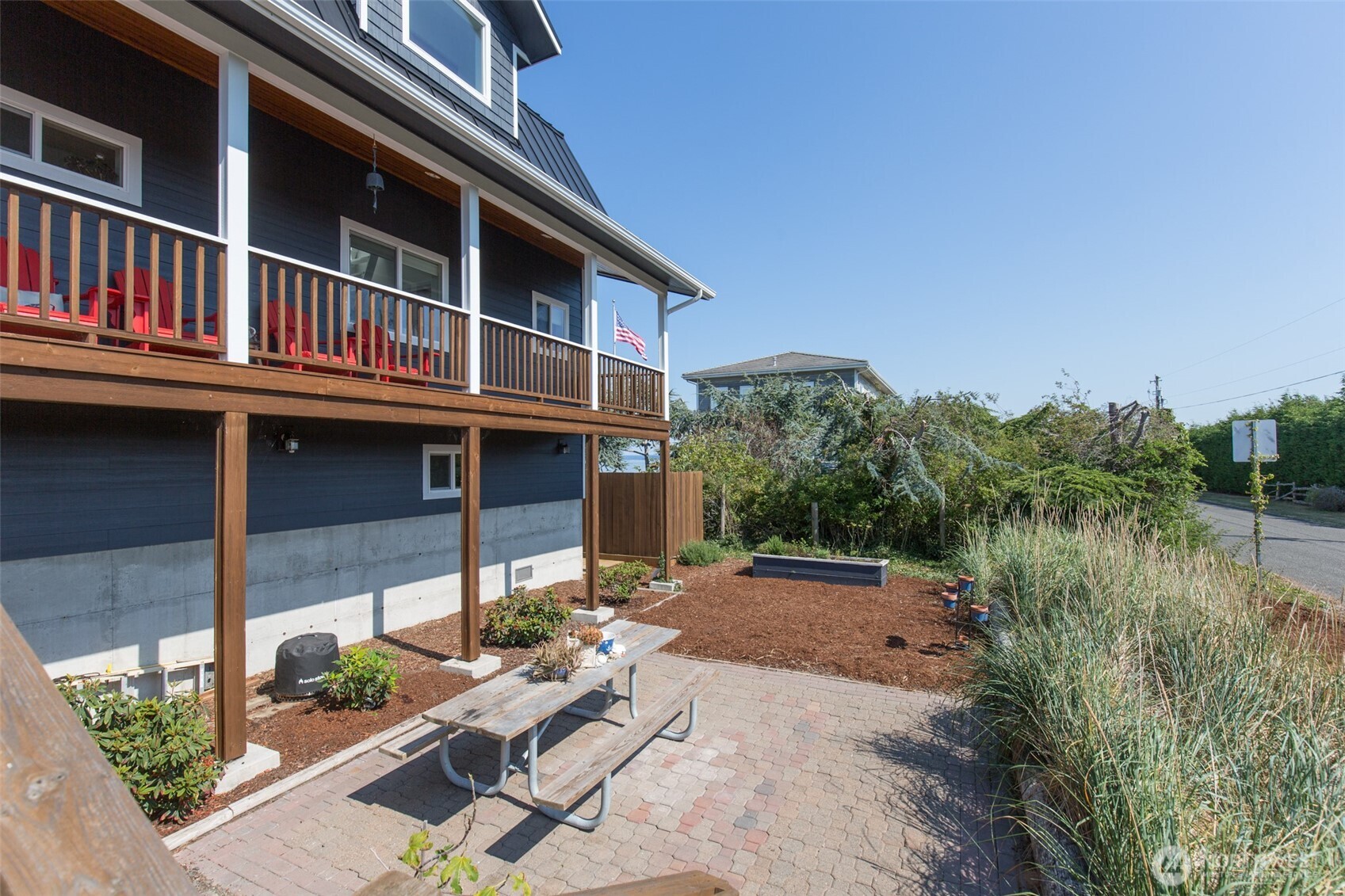 1321 Three Crabs Road Property Photo 2