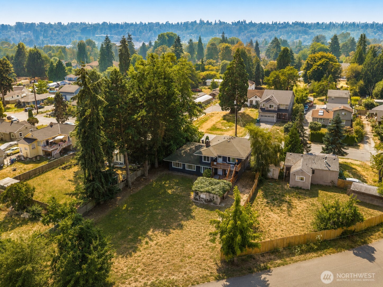 11813 44th Place Property Photo 4