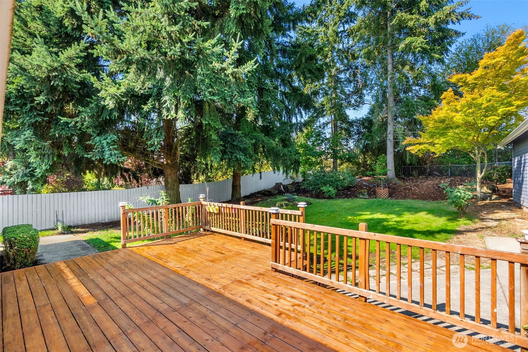 3902 Larchmont Avenue Property Photo 8