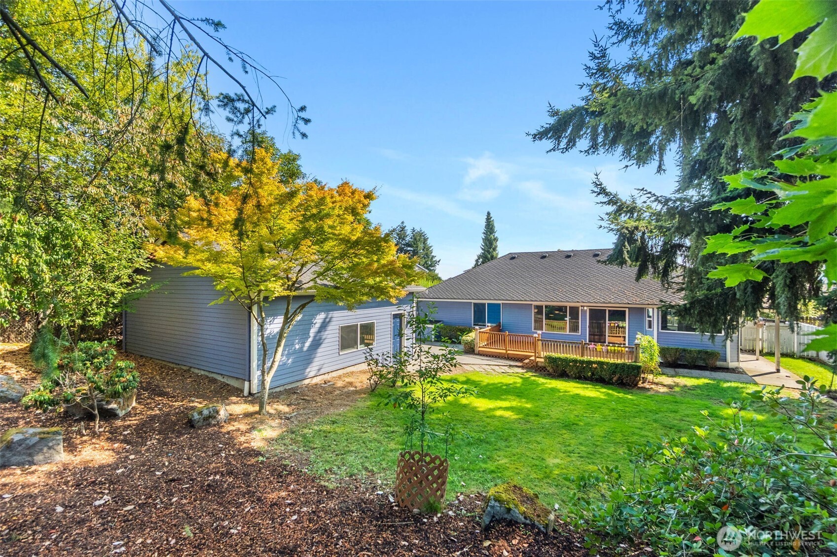 3902 Larchmont Avenue Property Photo 10