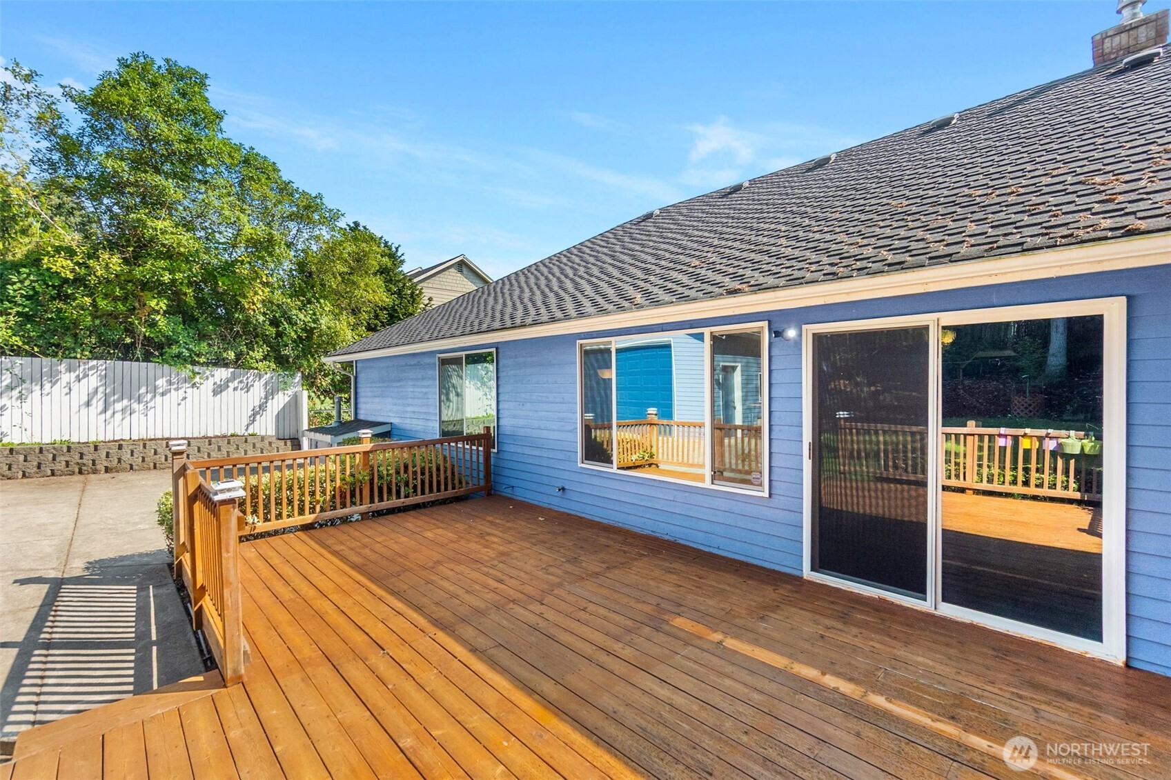 3902 Larchmont Avenue Property Photo 35