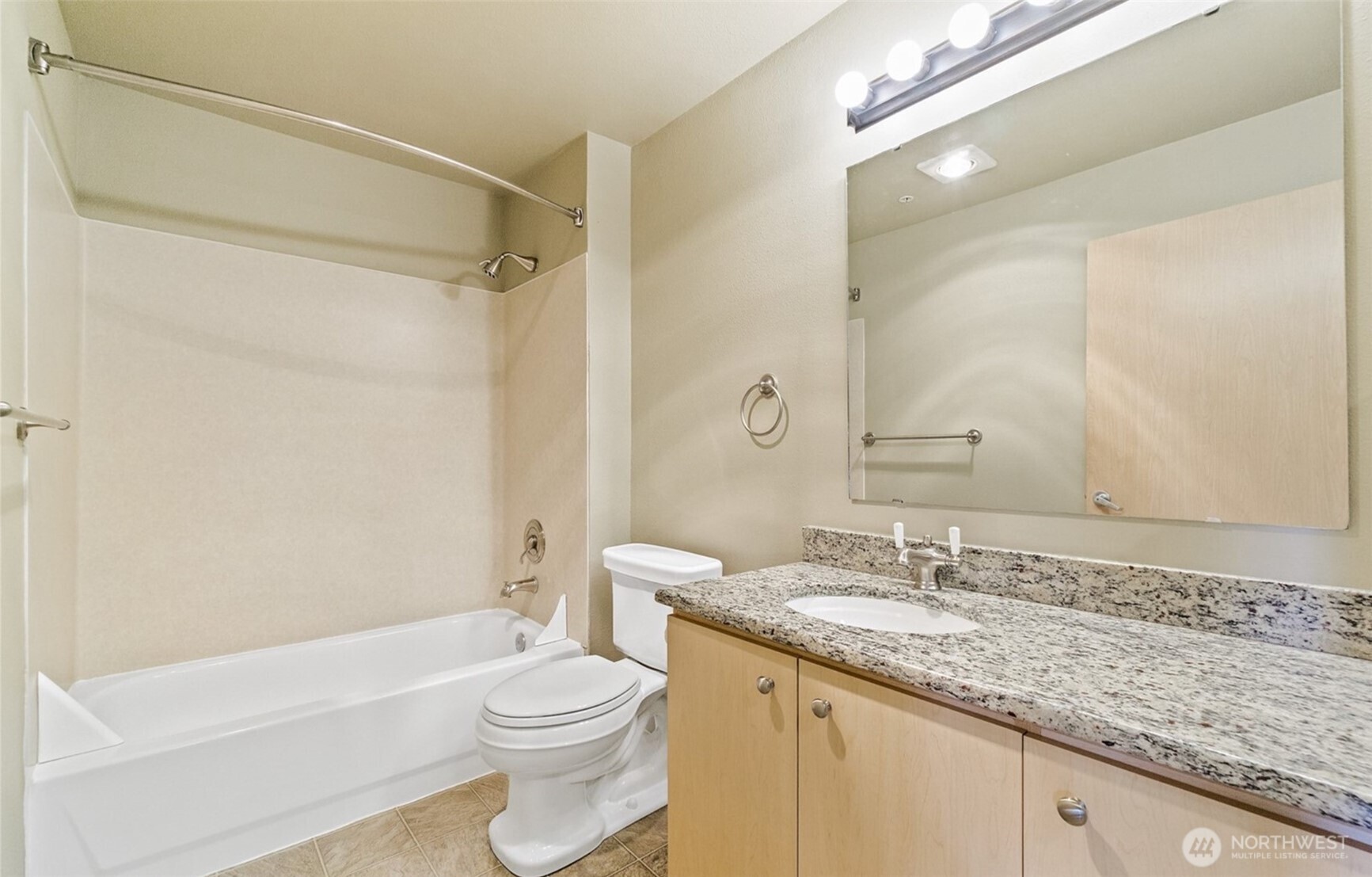 2818 Grand Ave B502 Property Photo 9