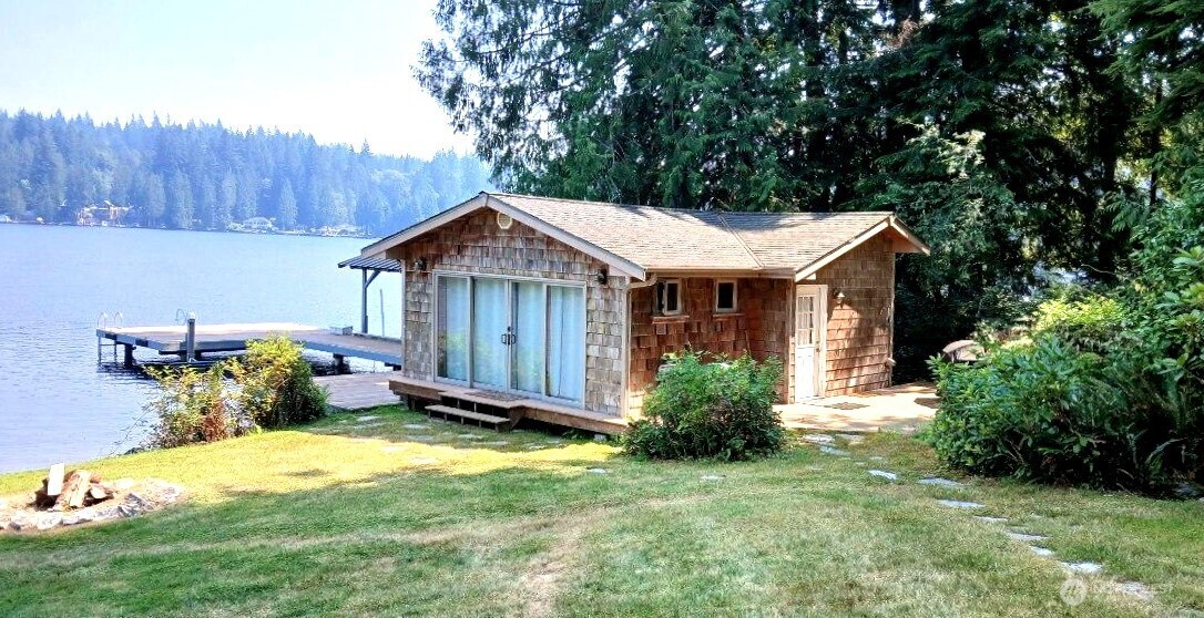 425 W Shore Loop Road Property Photo 1
