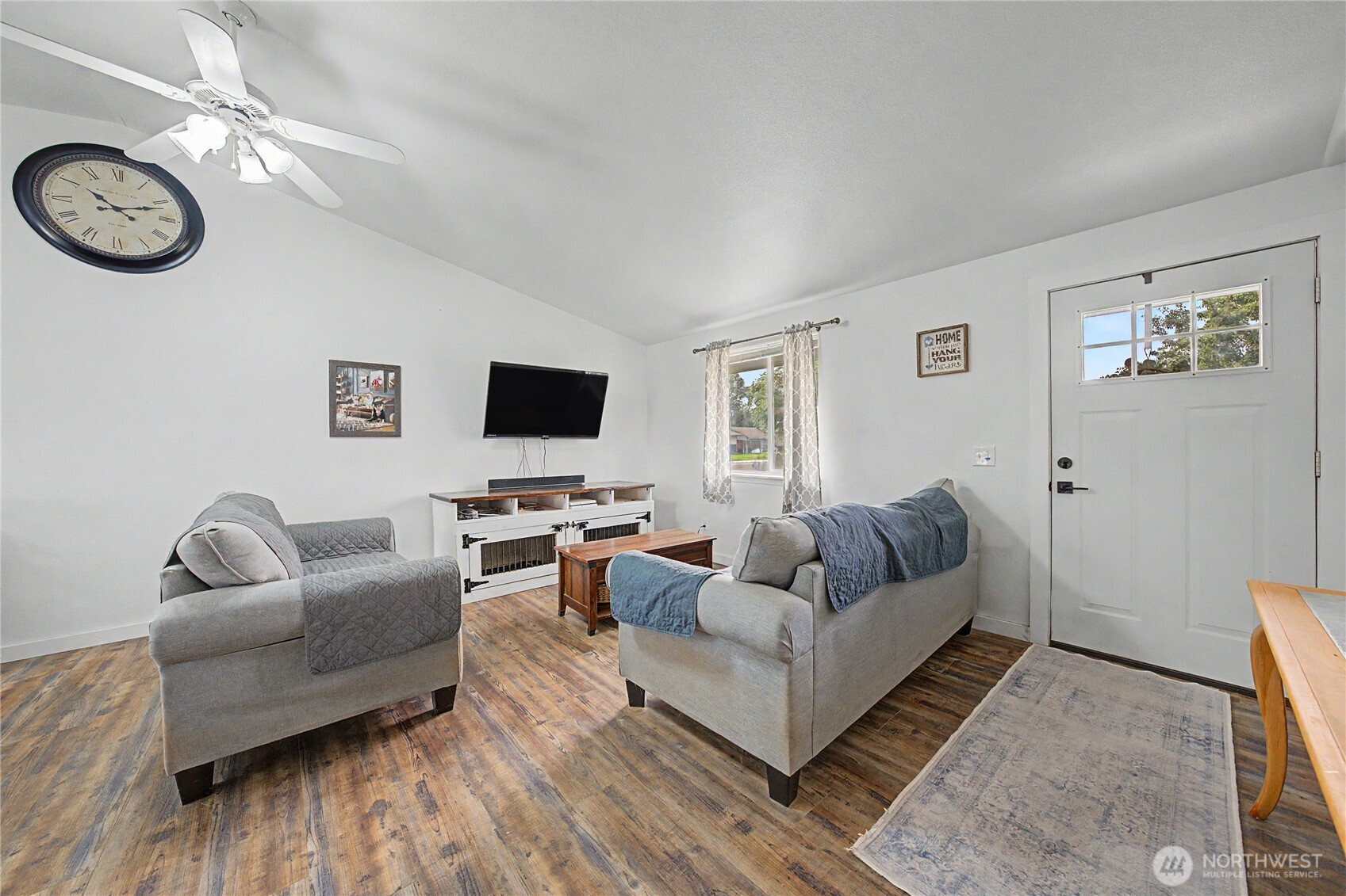 1153 S Grand Drive Property Photo 3