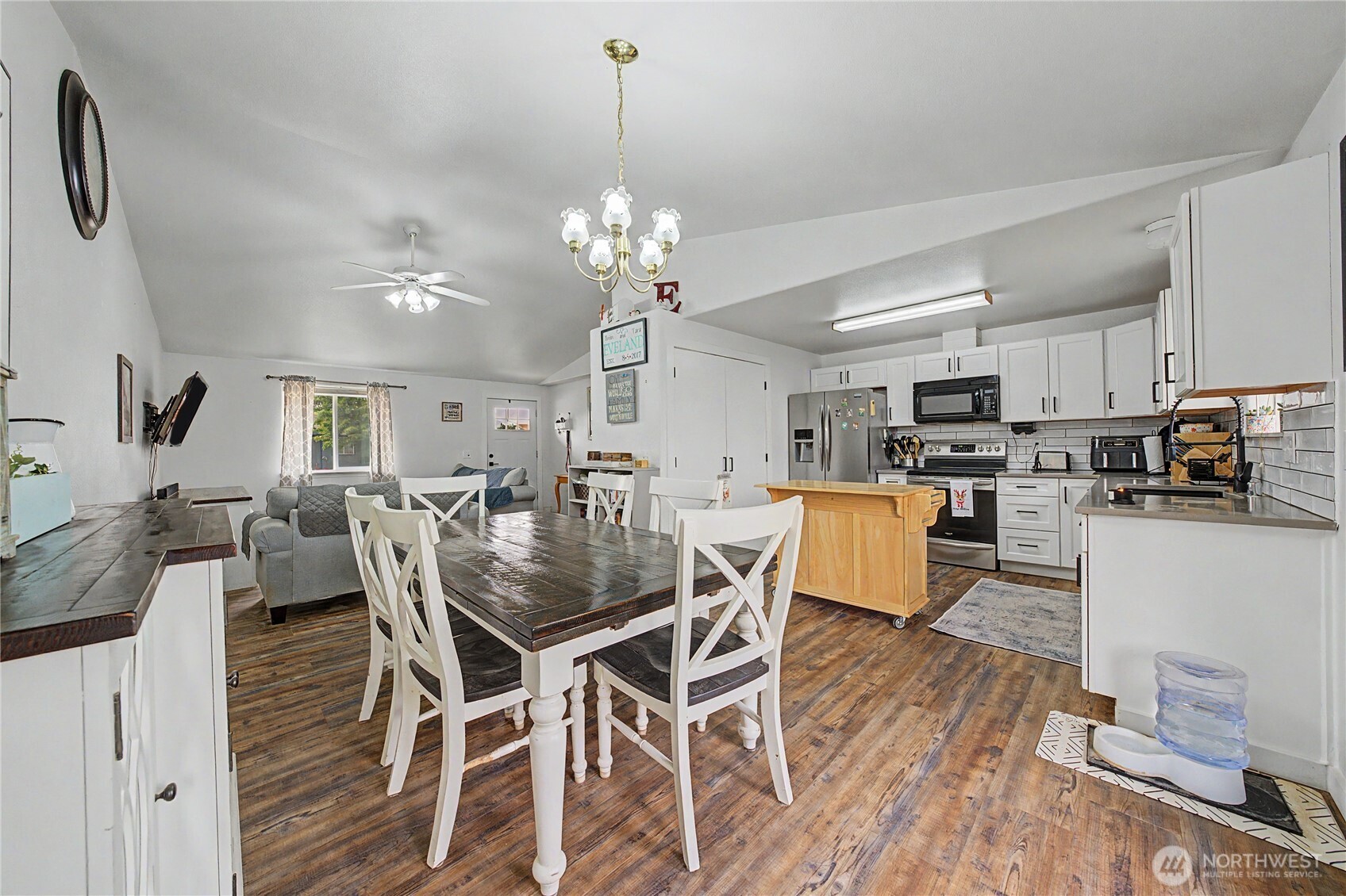 1153 S Grand Drive Property Photo 8