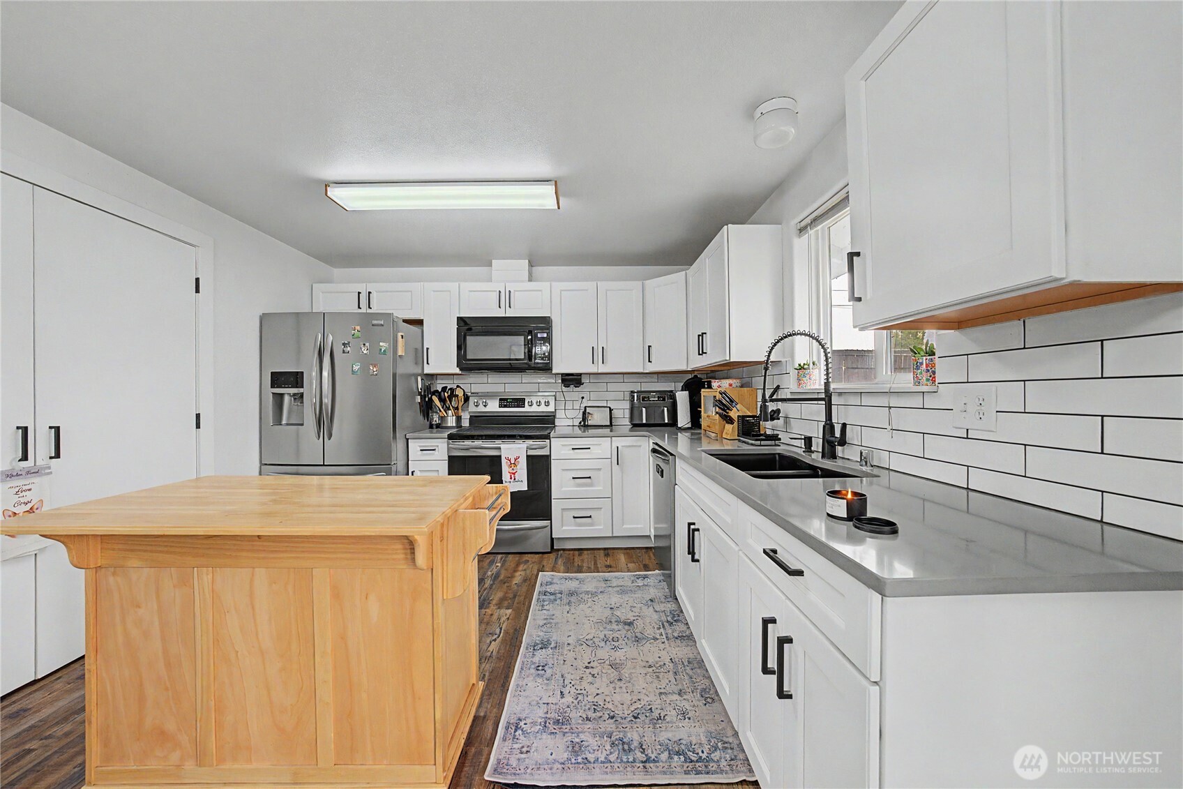 1153 S Grand Drive Property Photo 9
