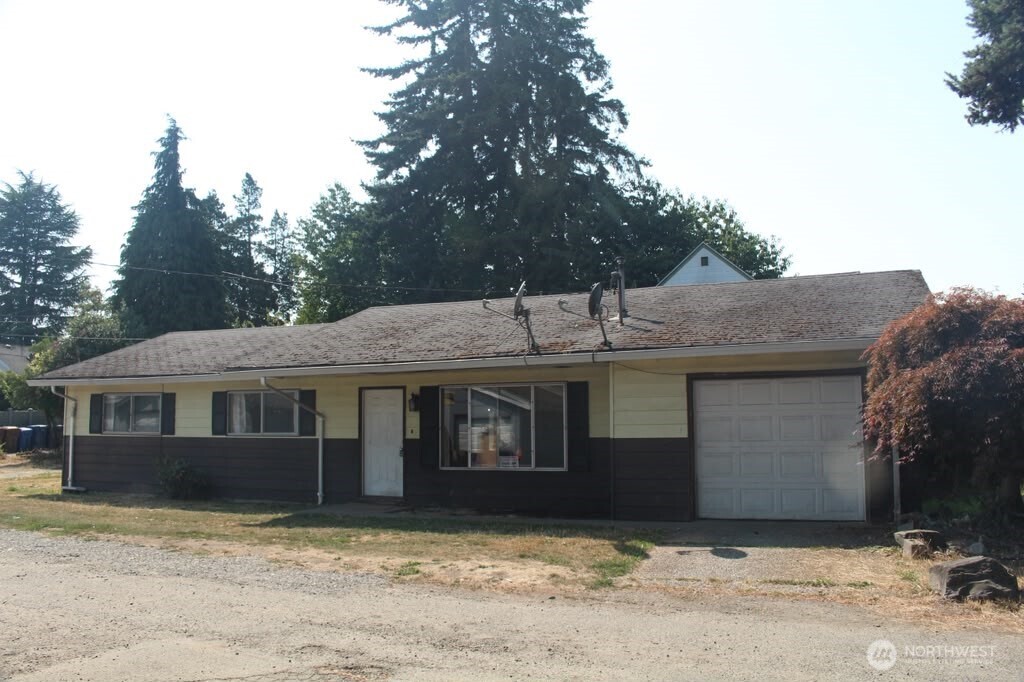 214 S 52nd Street Property Photo 6