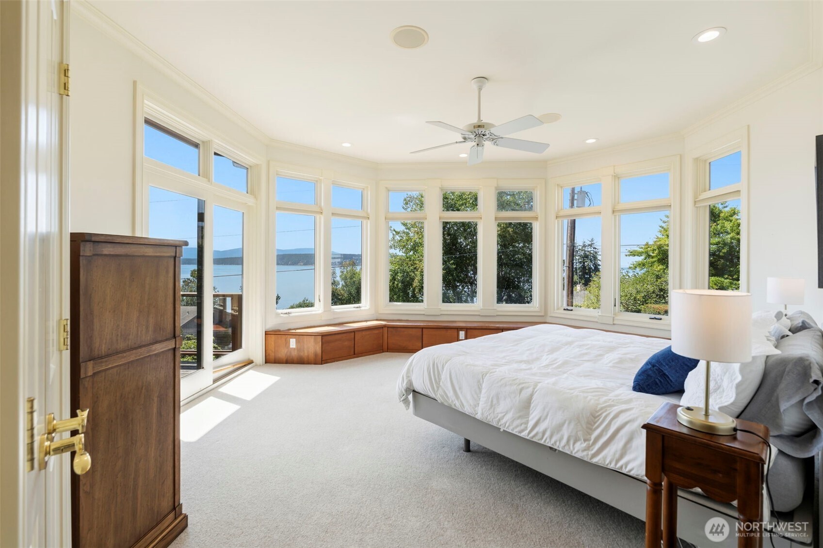 393 Sunset Boulevard Property Photo 3