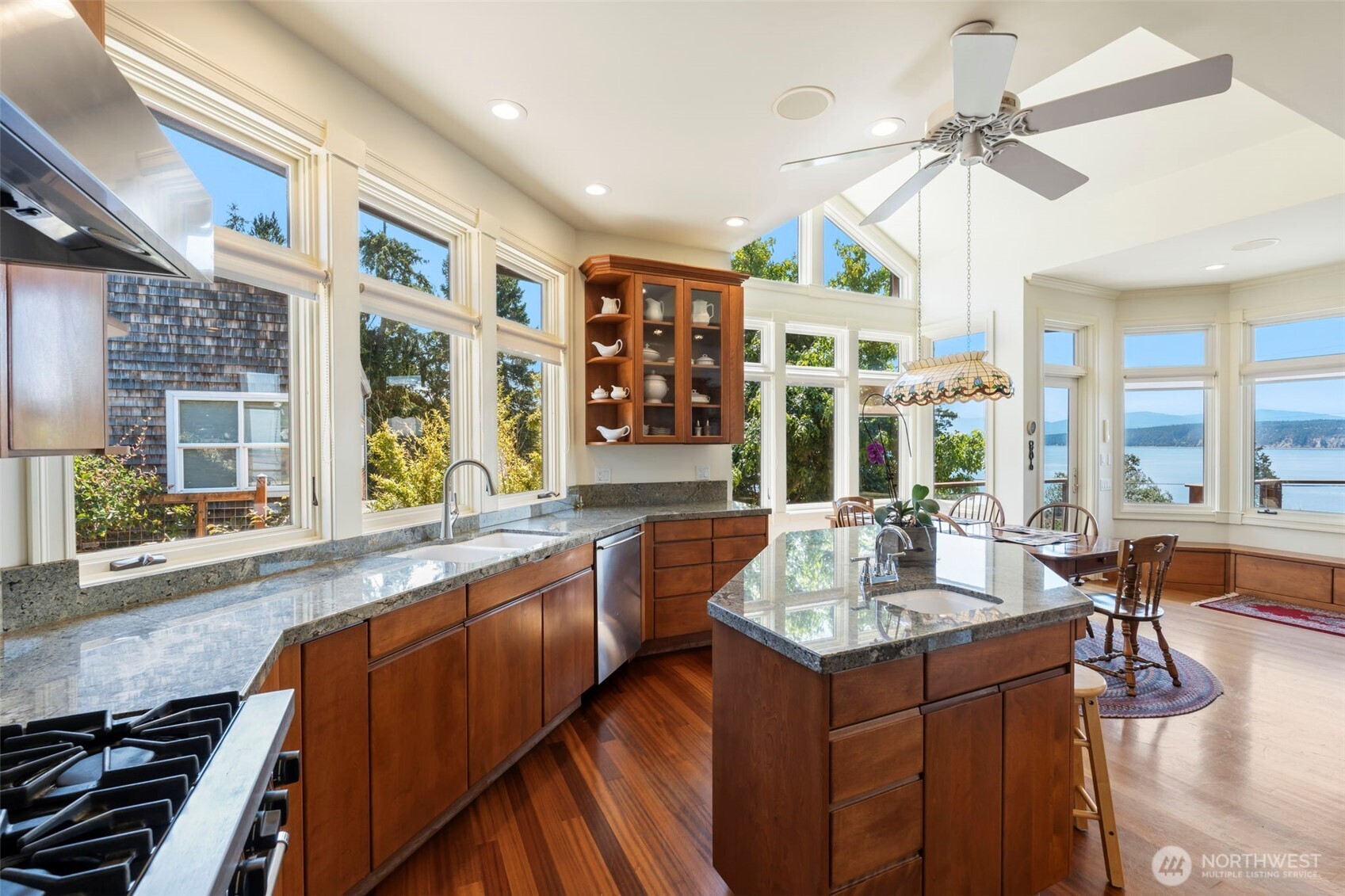 393 Sunset Boulevard Property Photo 4