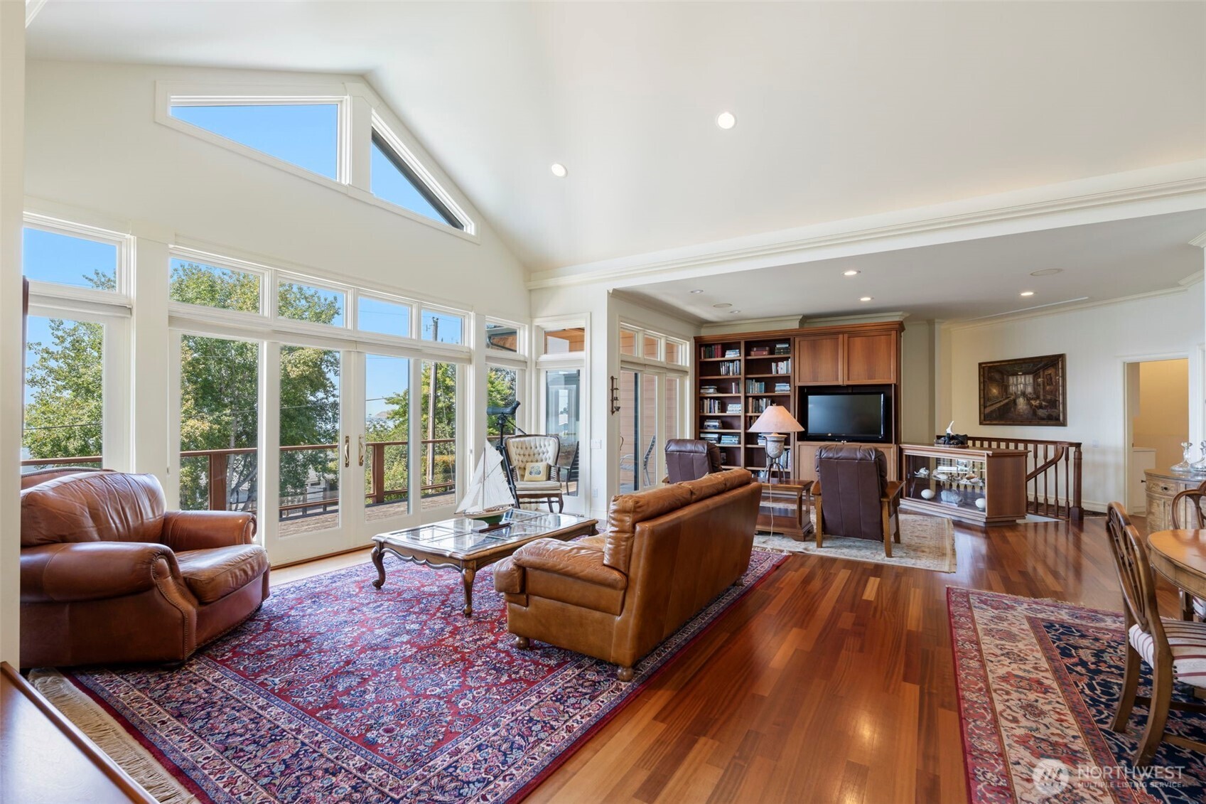 393 Sunset Boulevard Property Photo 6
