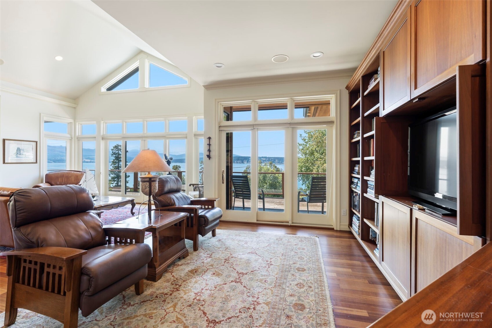 393 Sunset Boulevard Property Photo 17