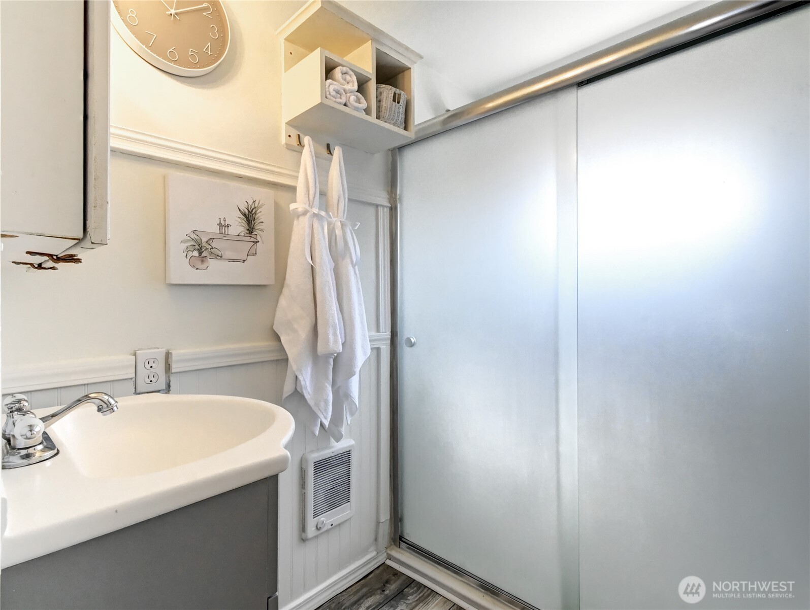 2327 Harrison Avenue Property Photo 9