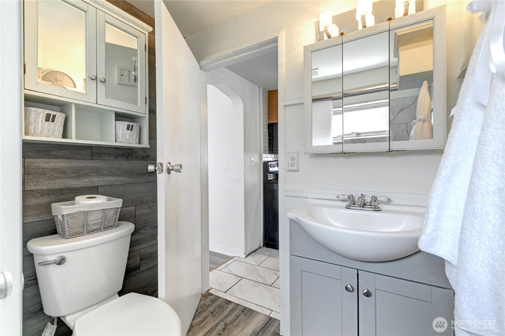 2327 Harrison Avenue Property Photo 10