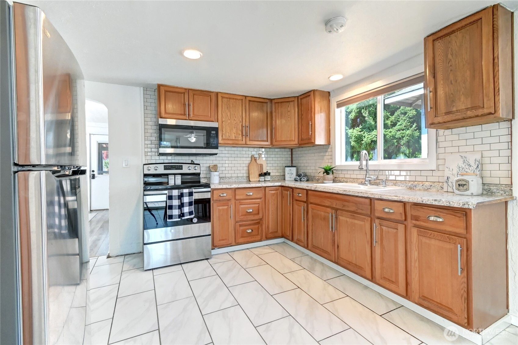 2327 Harrison Avenue Property Photo 12