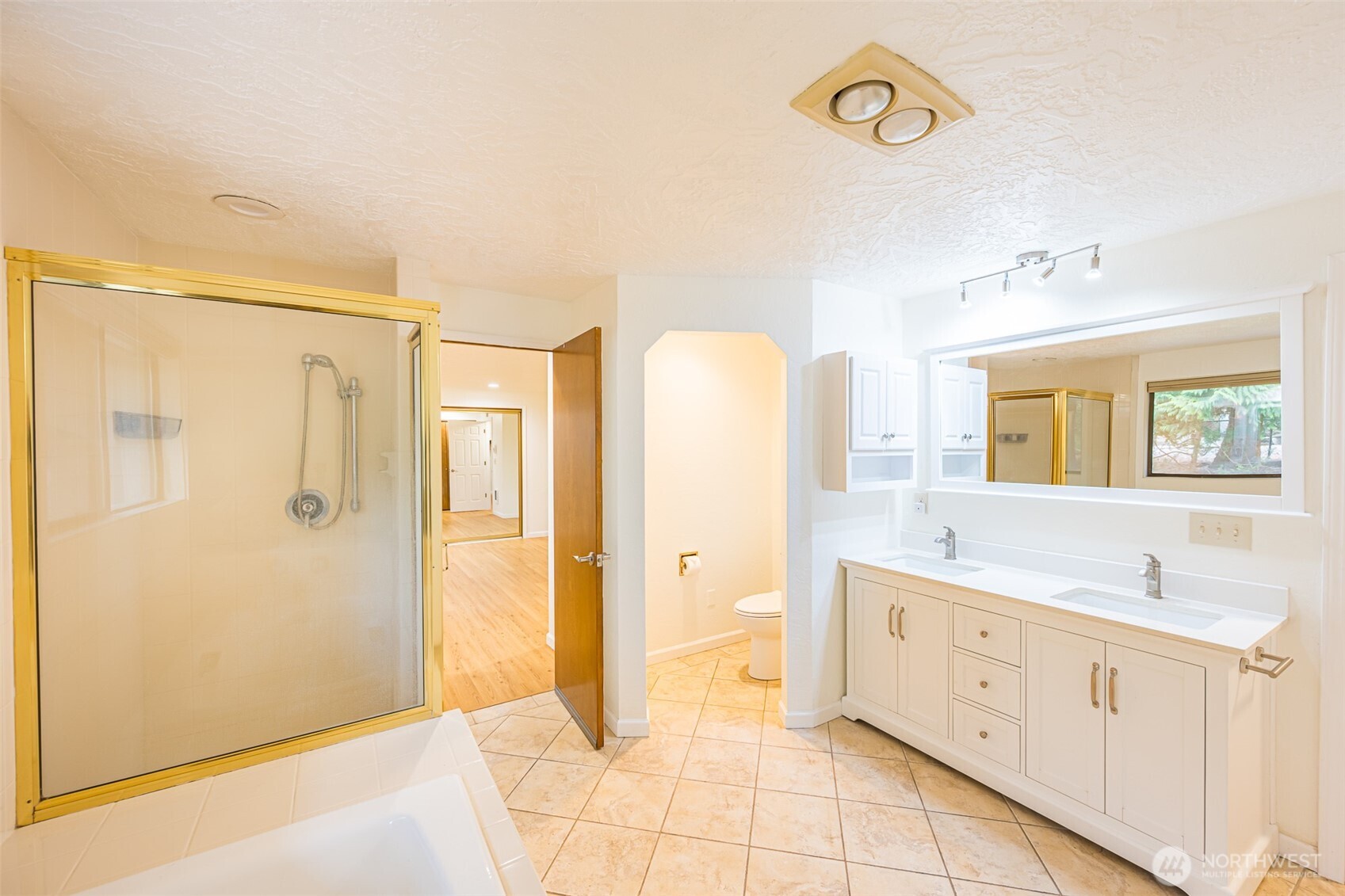 100 Sunland Drive Property Photo 14