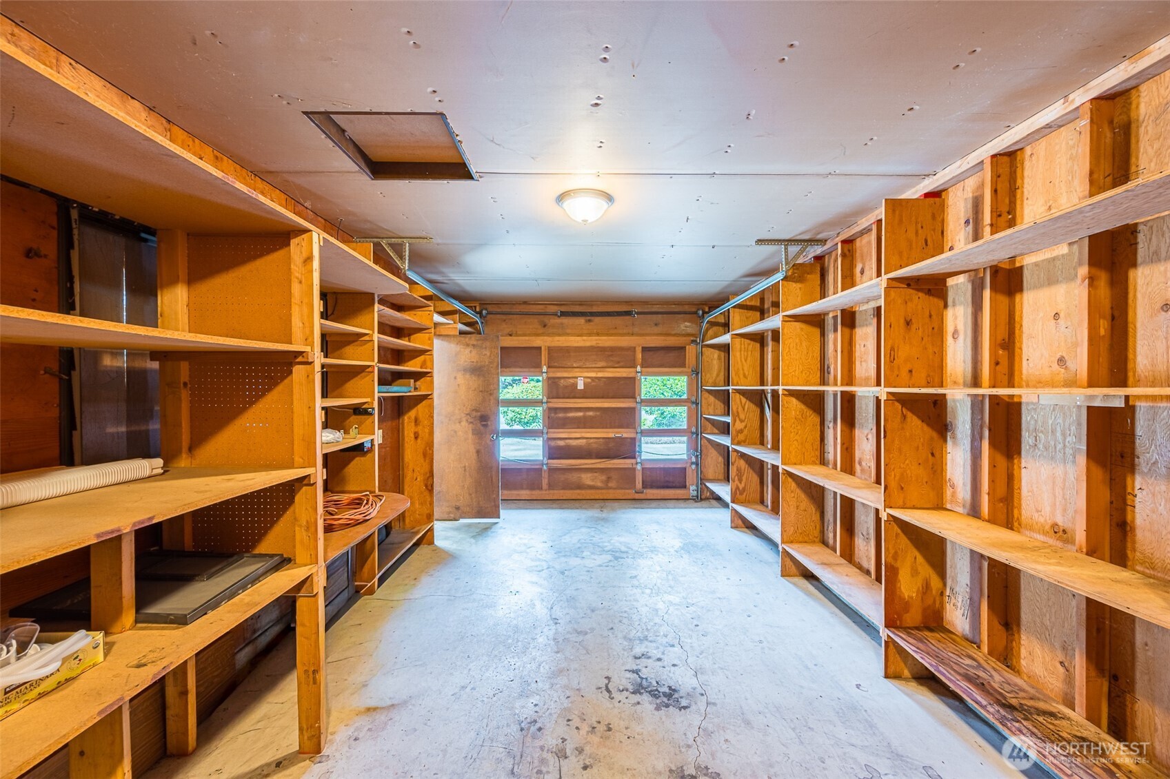 100 Sunland Drive Property Photo 17