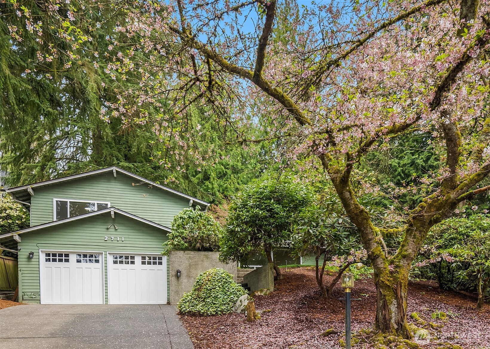 2711 101st Place Property Photo 1