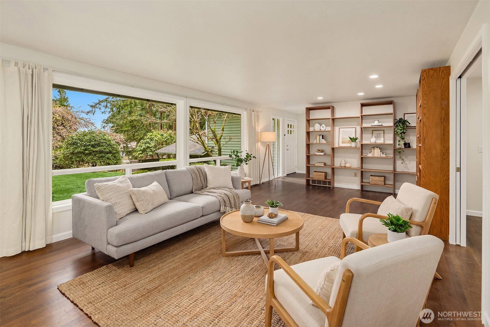 2711 101st Place Property Photo 4