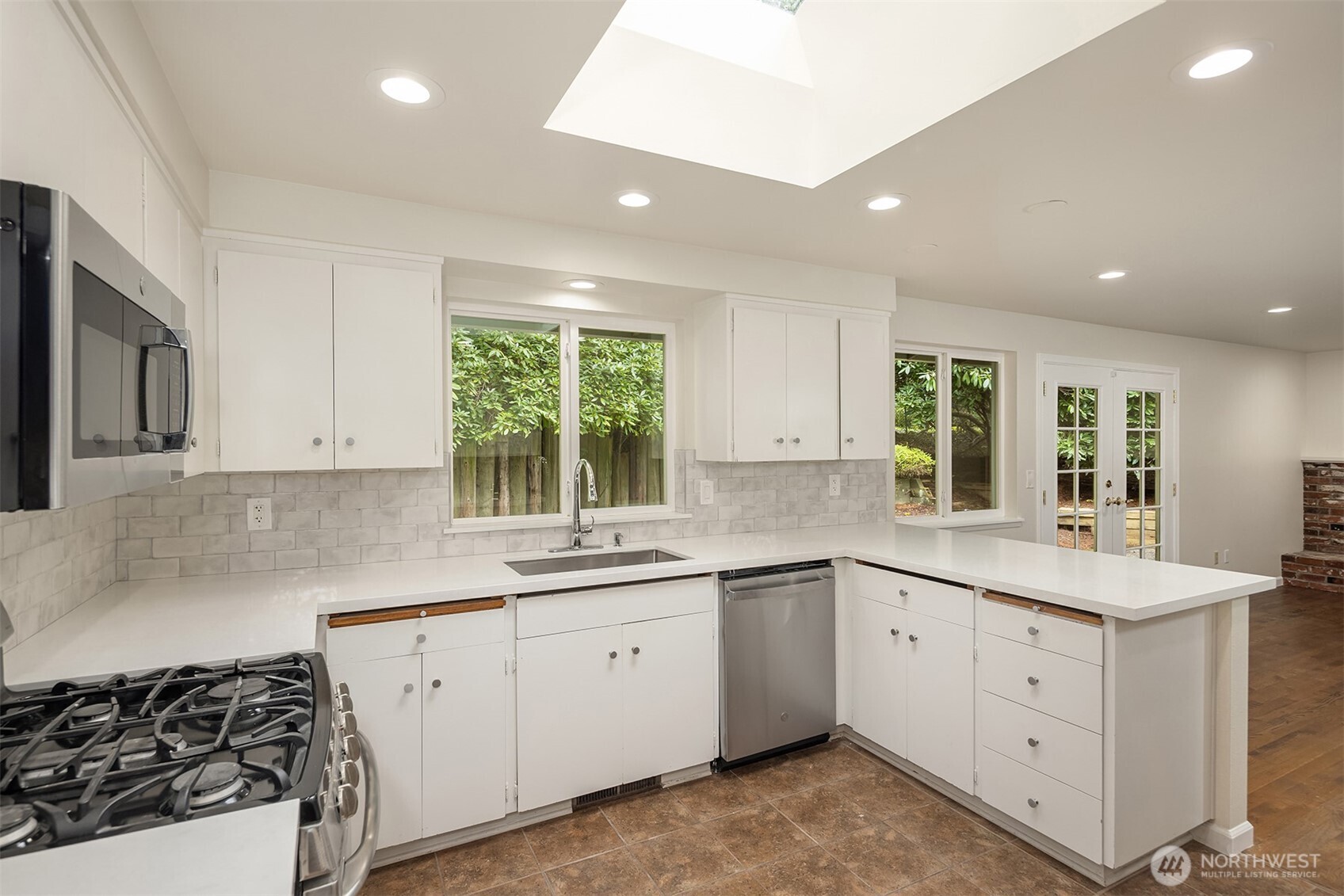 2711 101st Place Property Photo 8