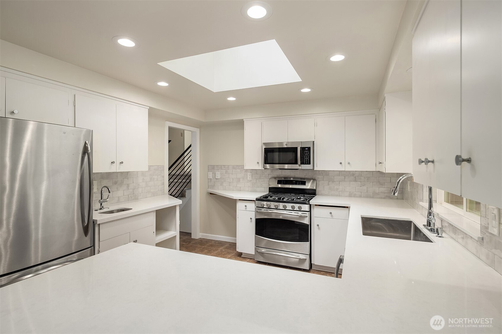 2711 101st Place Property Photo 9