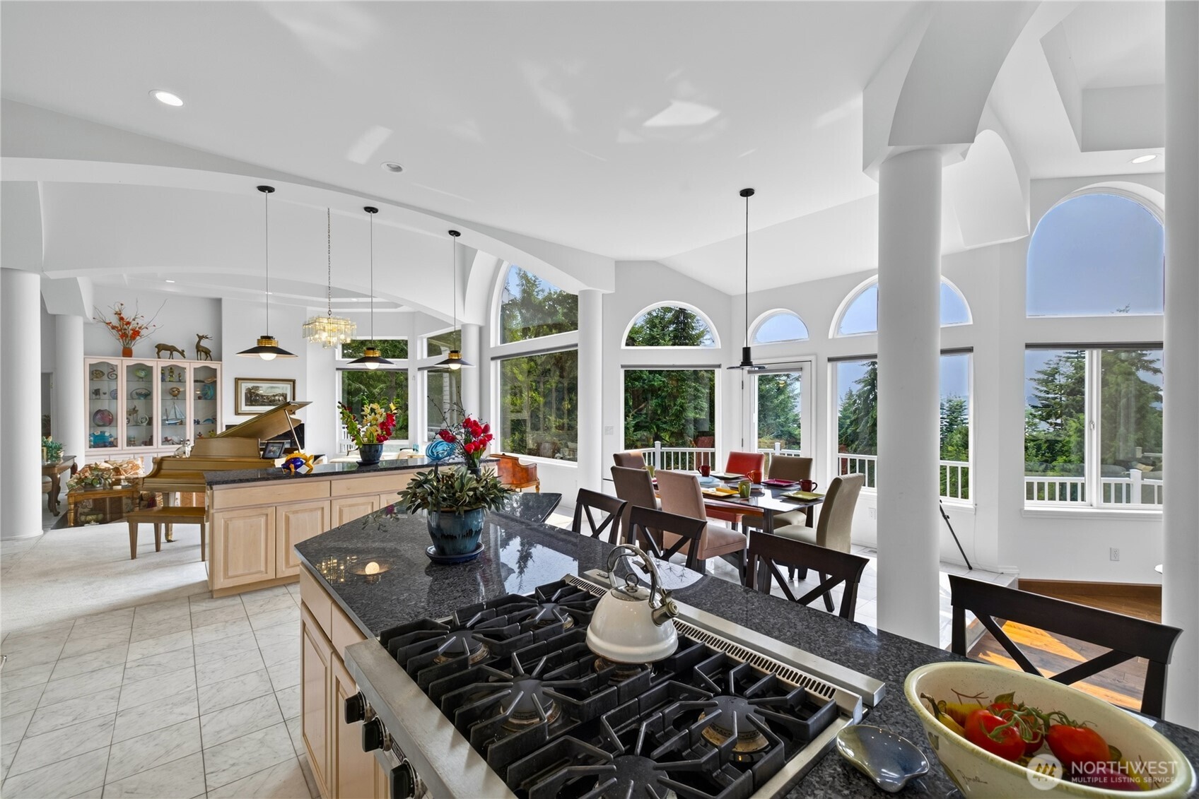11746 Mccorkle Place Property Photo 9