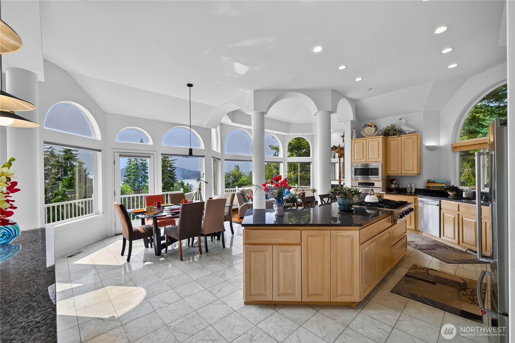 11746 Mccorkle Place Property Photo 13
