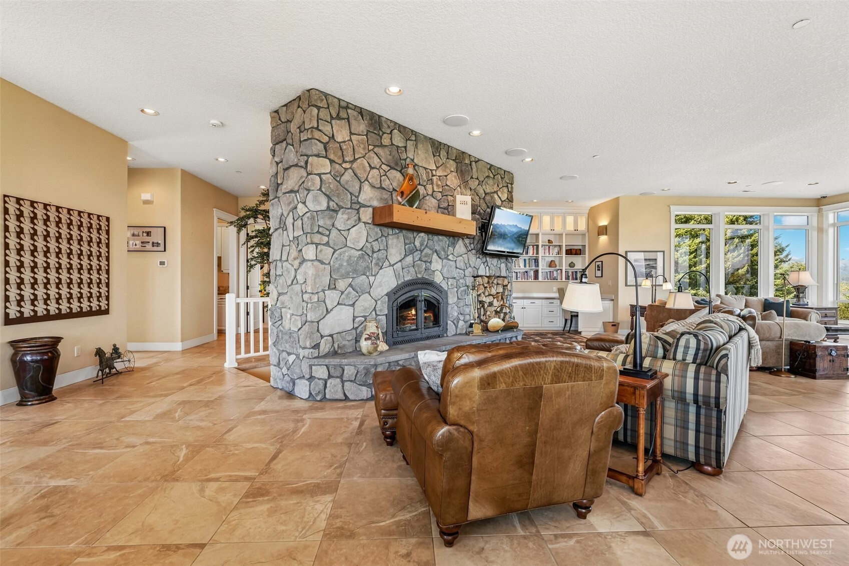 1384 Bayswater Road Property Photo 4
