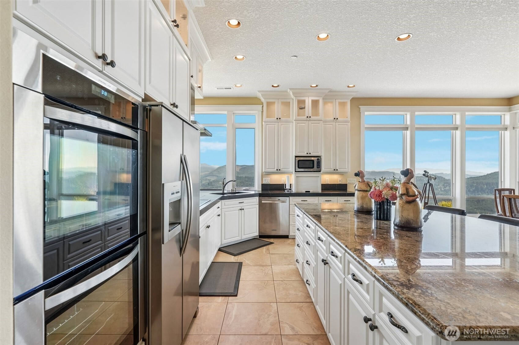 1384 Bayswater Road Property Photo 10