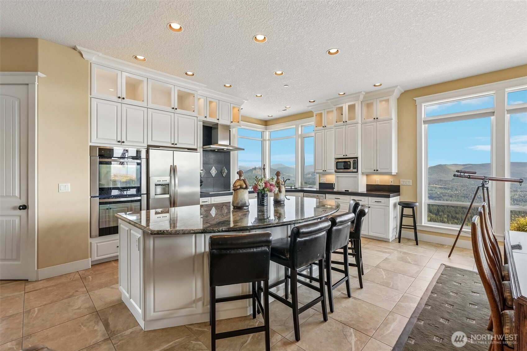 1384 Bayswater Road Property Photo 11