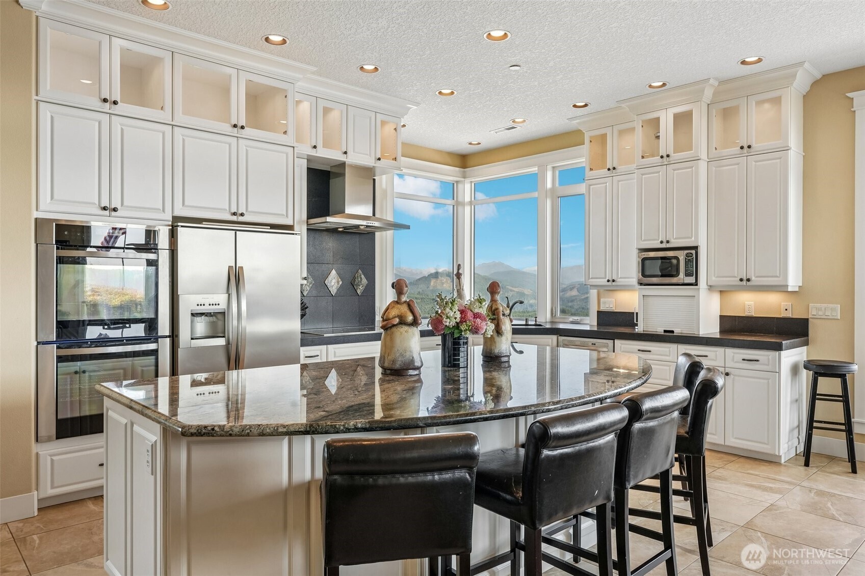 1384 Bayswater Road Property Photo 14