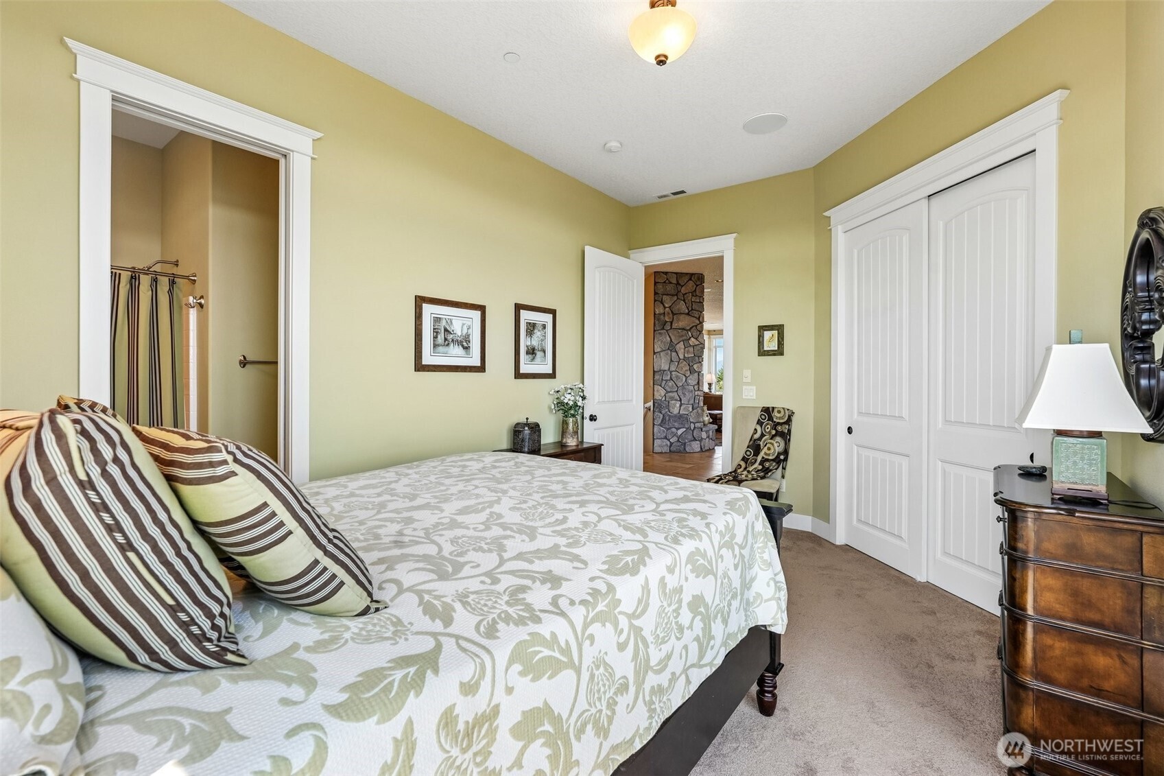 1384 Bayswater Road Property Photo 16